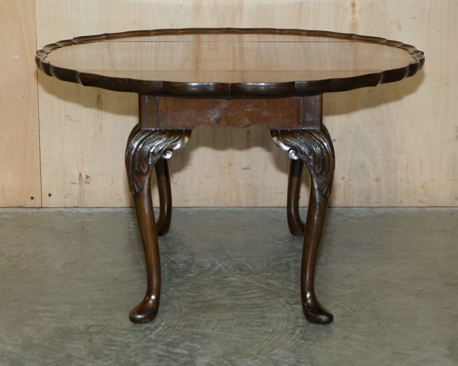 STUNNiNG HAND CARVED BURR WALNUT EXTENDING COFFEE COCKTAIL TABLE CABRIOLE LEGS For Sale 5