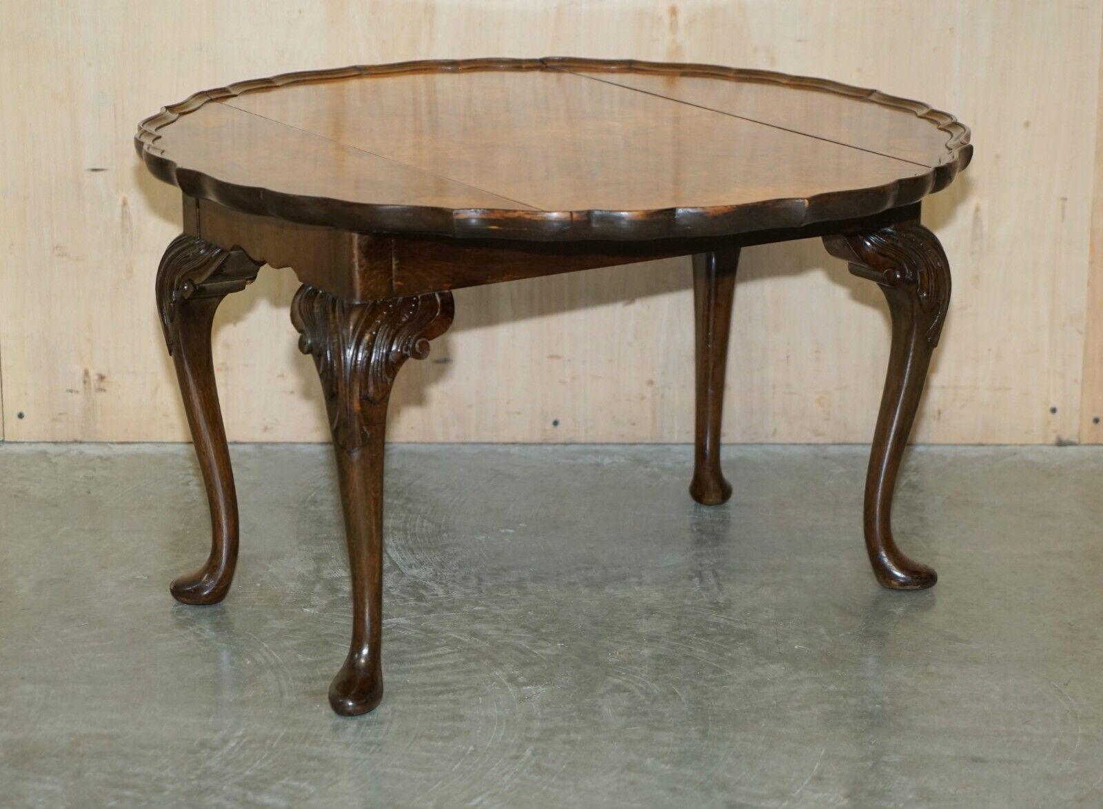 STUNNiNG HAND CARVED BURR WALNUT EXTENDING COFFEE COCKTAIL TABLE CABRIOLE LEGS For Sale 2