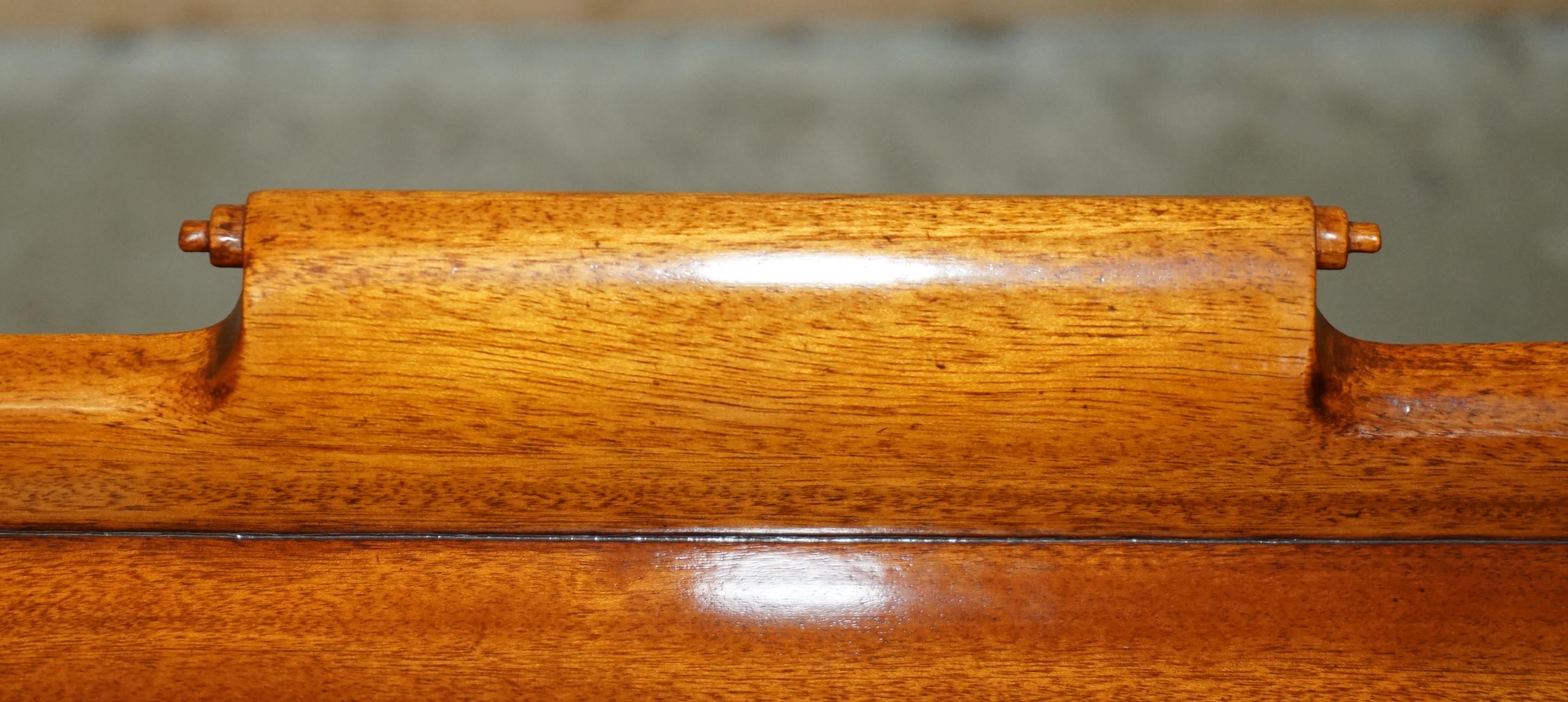STUNNiNG HAND CARVED CLAW & BALL FOOT HARDWOOD COFFEE TRAY TABLE REMOVABLE TRAY For Sale 3