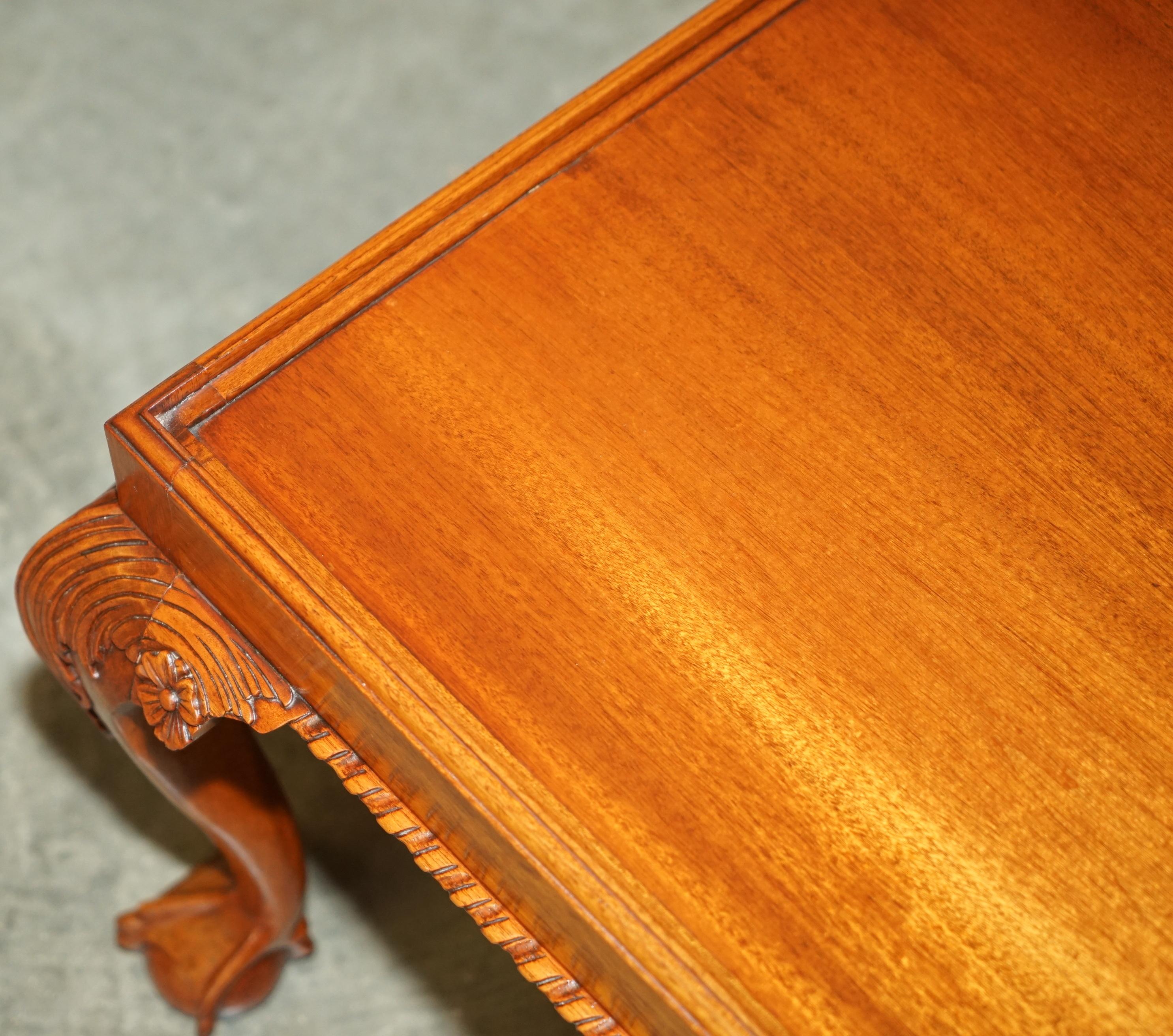 STUNNiNG HAND CARVED CLAW & BALL FOOT HARDWOOD COFFEE TRAY TABLE REMOVABLE TRAY For Sale 8