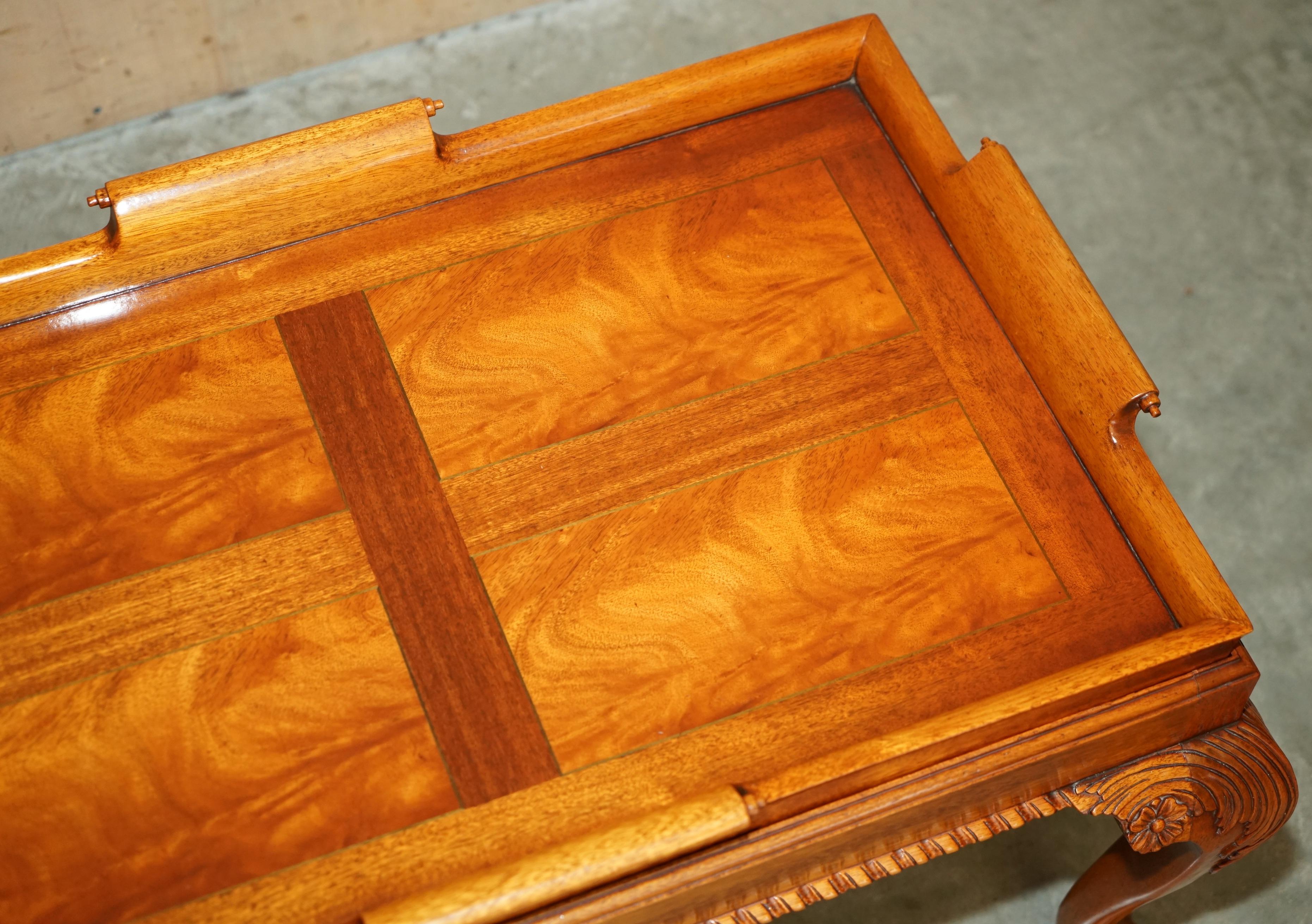 STUNNiNG HAND CARVED CLAW & BALL FOOT HARDWOOD COFFEE TRAY TABLE REMOVABLE TRAY In Good Condition For Sale In West Sussex, Pulborough