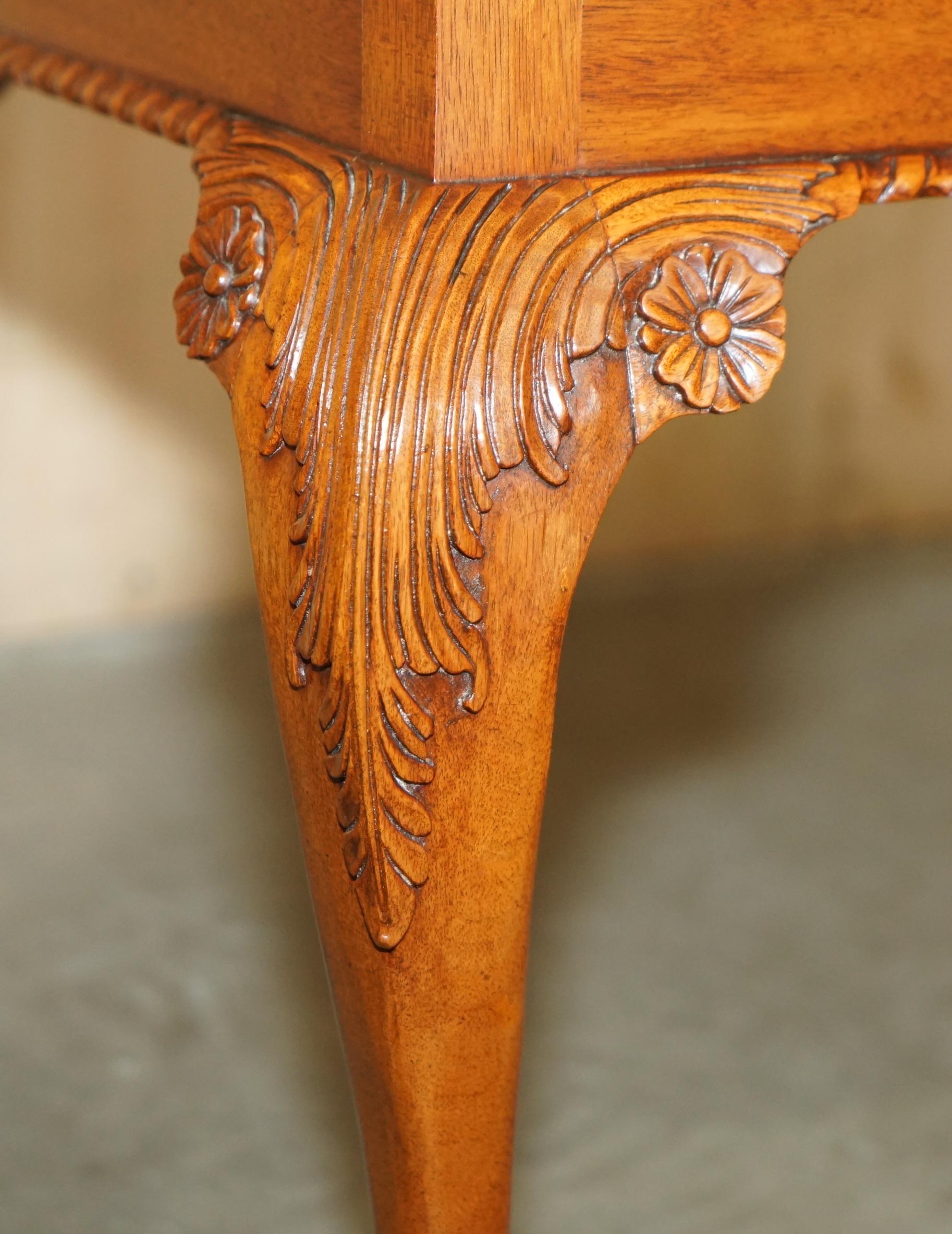 Hardwood STUNNiNG HAND CARVED CLAW & BALL FOOT HARDWOOD COFFEE TRAY TABLE REMOVABLE TRAY For Sale
