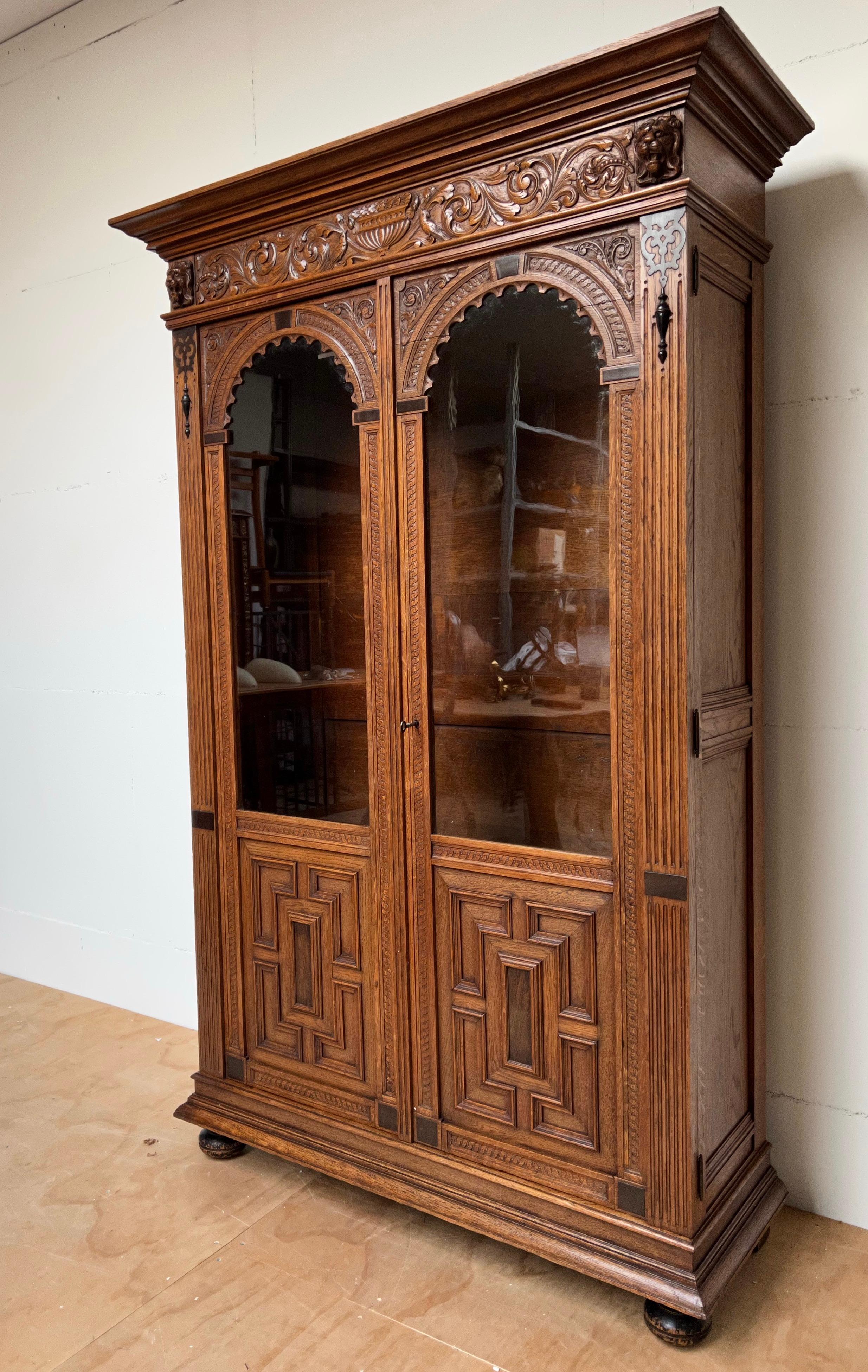 Stunning Hand Carved Dutch Renaisssance Oak Bookcase / Cabinet w. Glass Windows For Sale 11