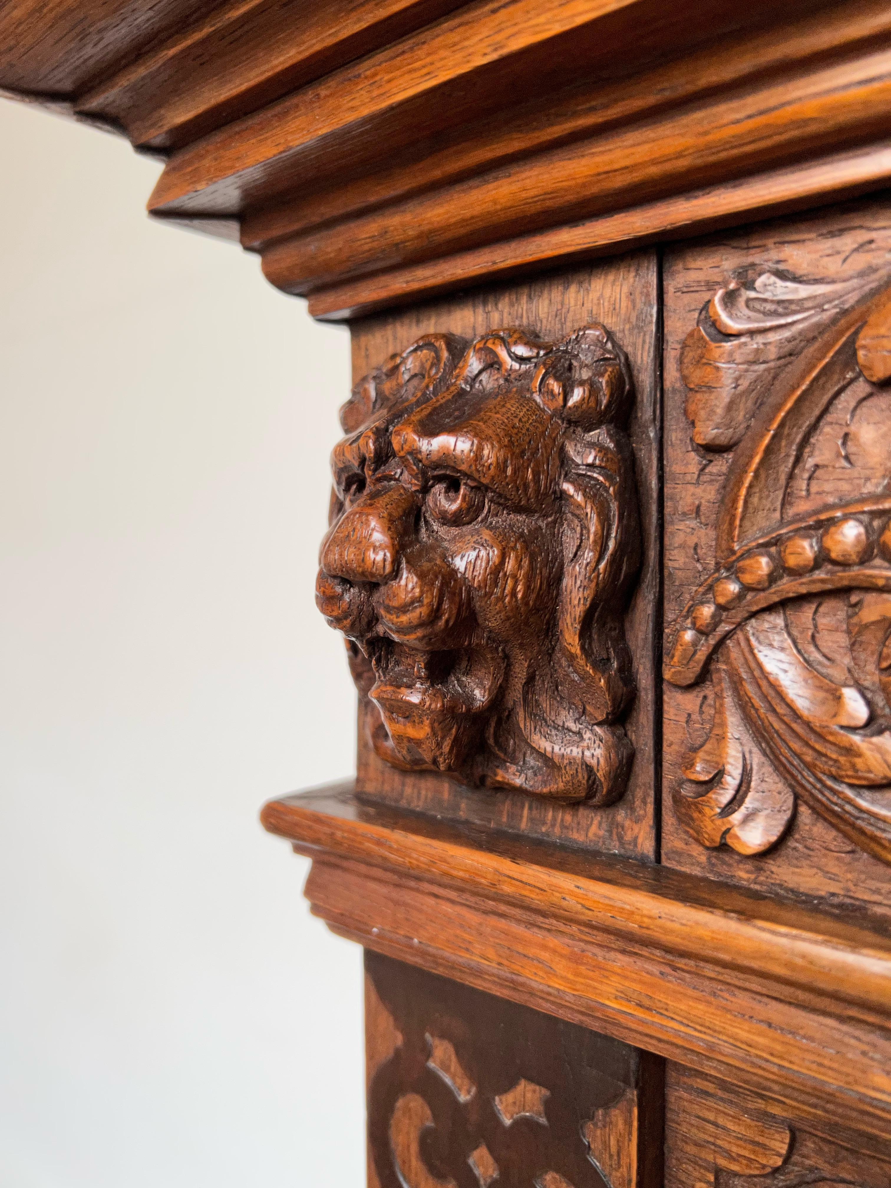 Stunning Hand Carved Dutch Renaisssance Oak Bookcase / Cabinet w. Glass Windows For Sale 2