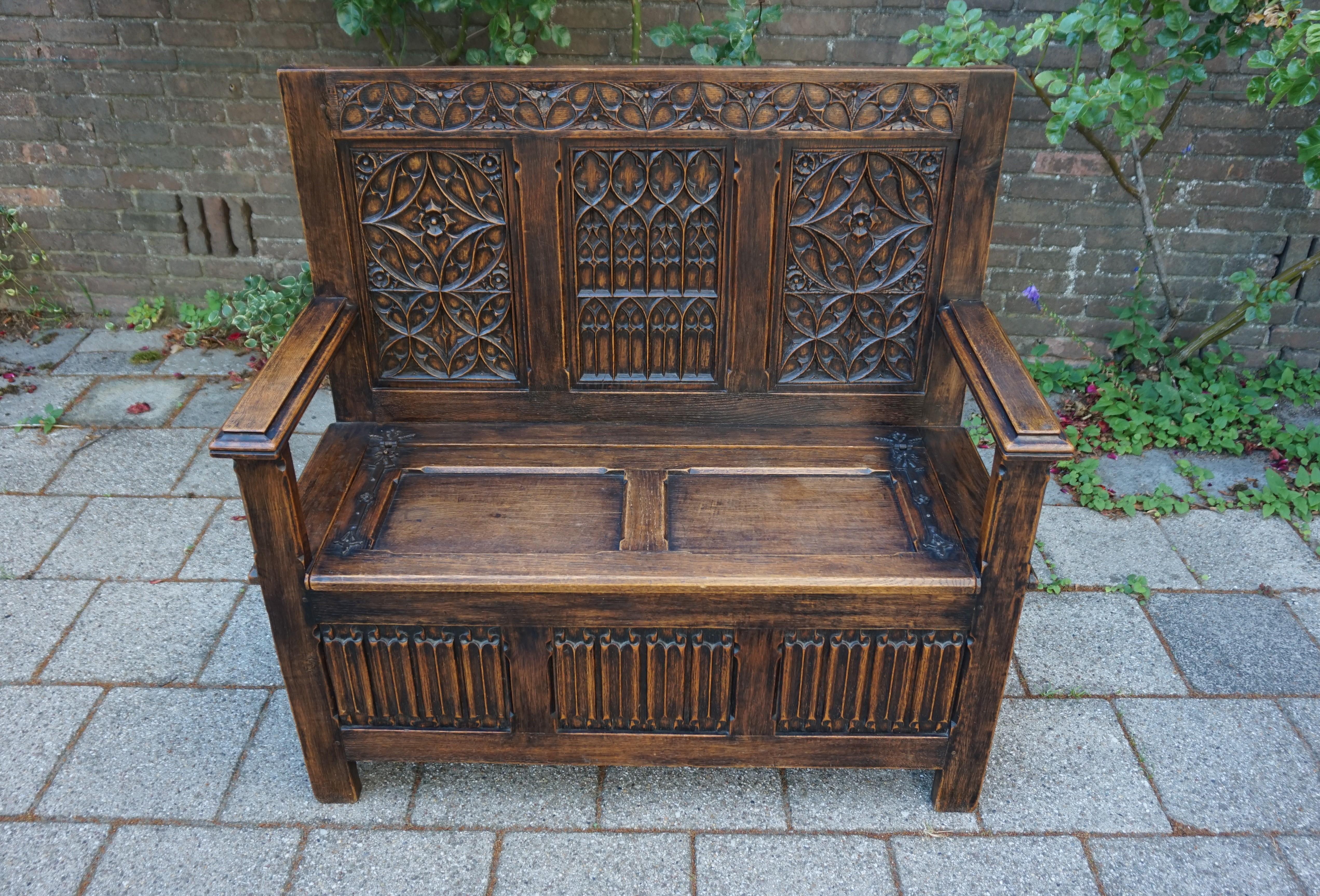 Dutch Hand Carved Early 20th Century Gothic Revival Hall Bench with Lid and Trunk