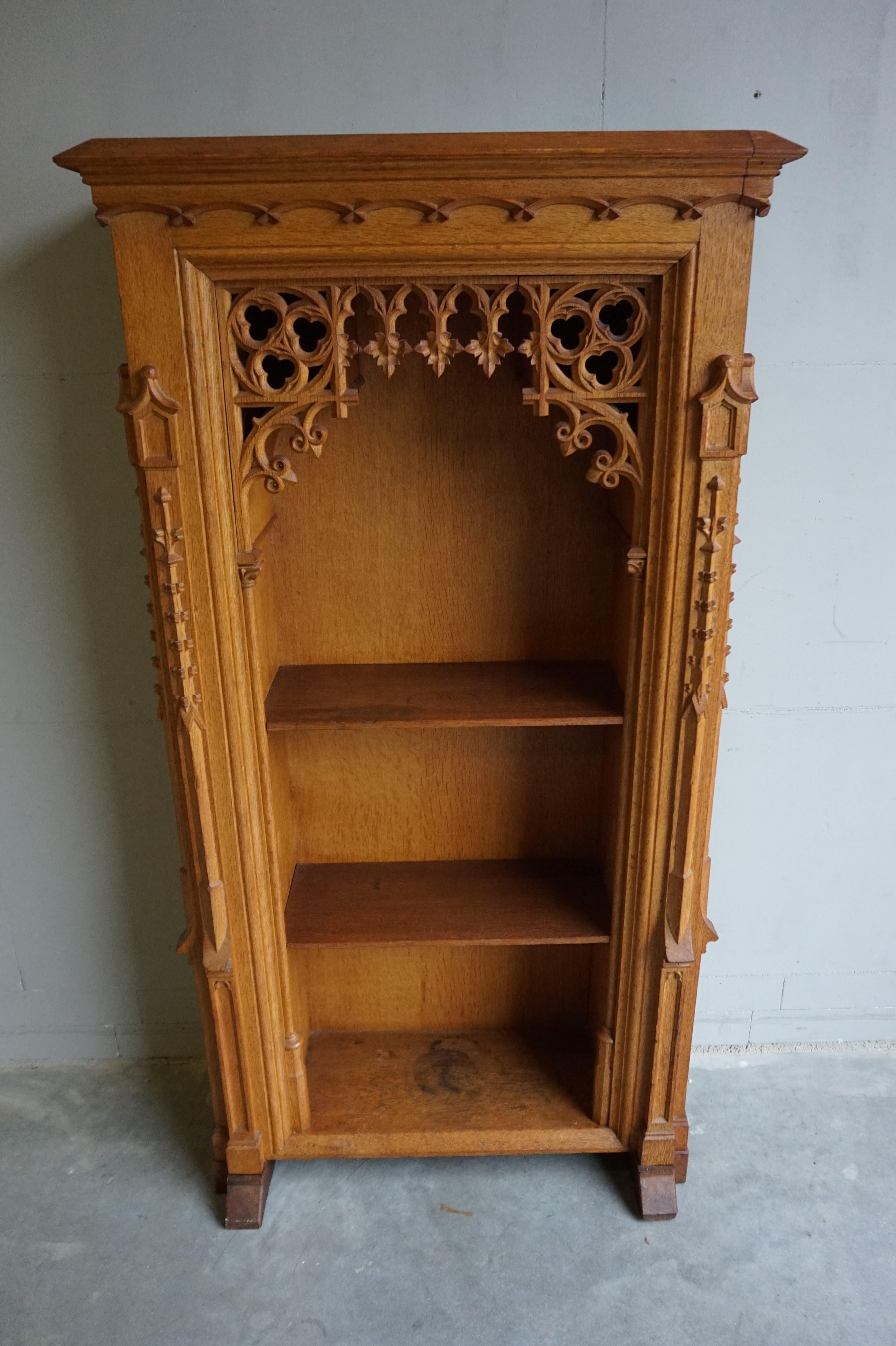 Stunning Hand Carved Light Oak Antique Gothic Revival Bookcase / Shrine Cabinet 4