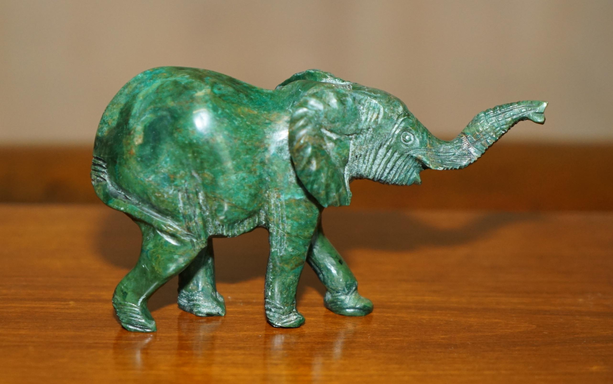 Art Déco STUNNING HAND CARVED MALACHITE STATUE OF AN ELEPHANT WiTH RAISED TRUNK GOOD LUCK in vendita