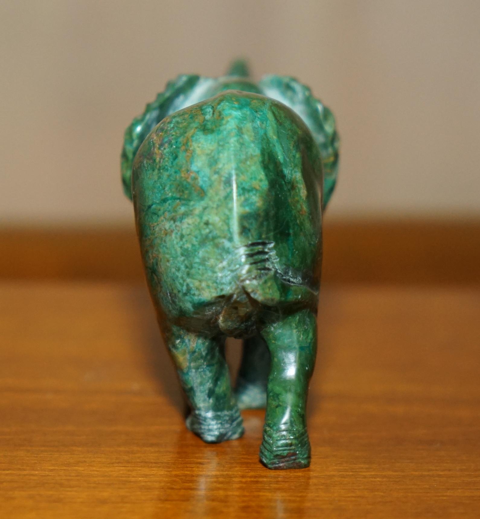 Europeo STUNNING HAND CARVED MALACHITE STATUE OF AN ELEPHANT WiTH RAISED TRUNK GOOD LUCK in vendita
