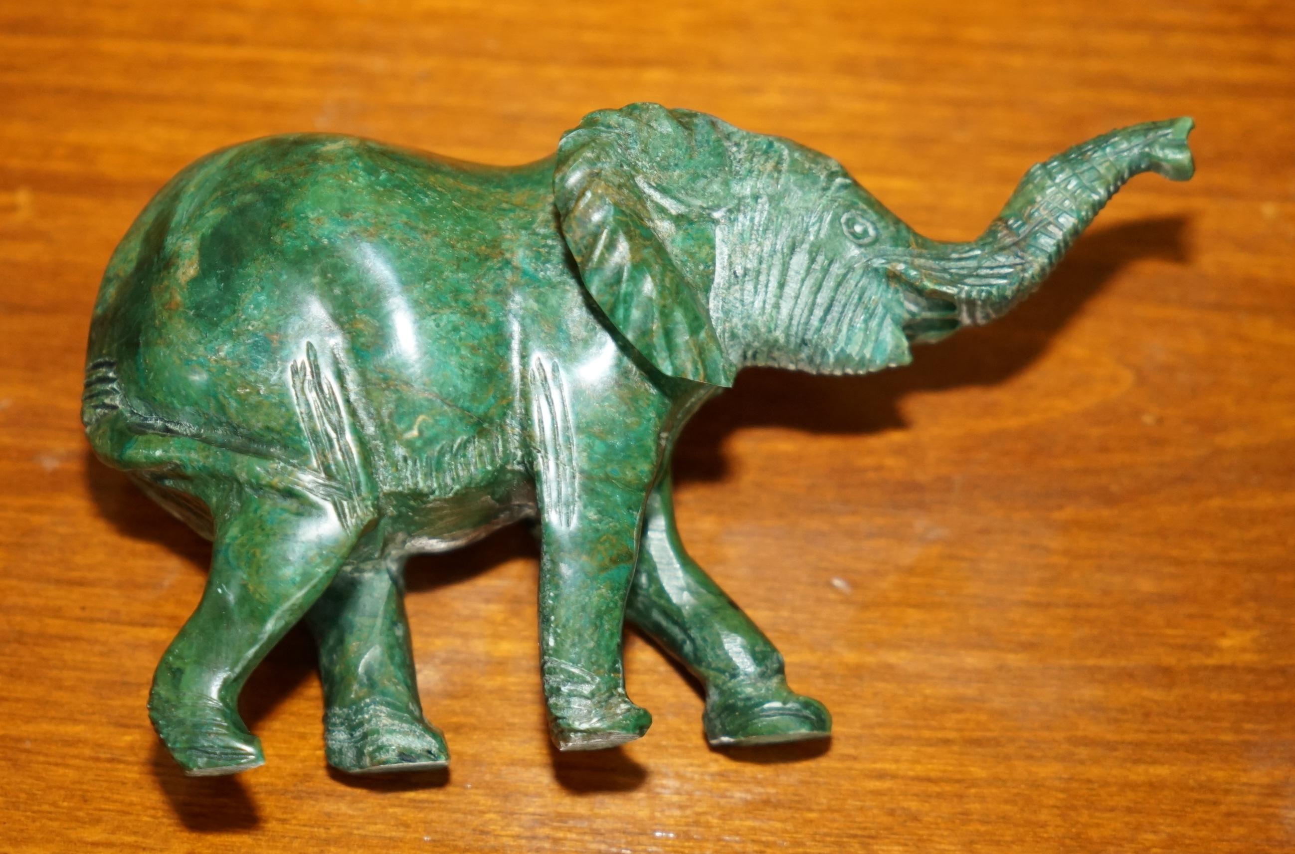 Malachite STUNNING HAND CARVED MALACHITE STATUE OF AN ELEPHANT WiTH RAISED TRUNK GOOD LUCK in vendita