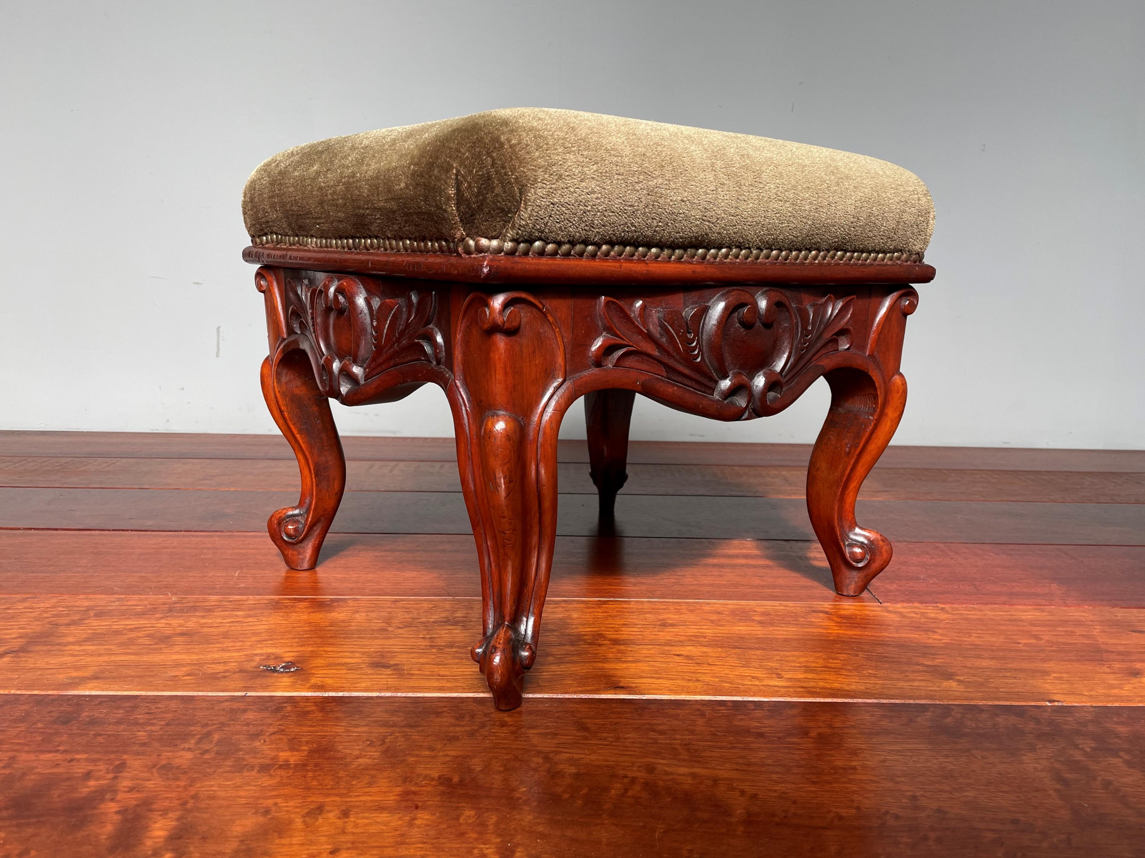 Antique Hand Carved Solid Walnut Footstool / Stool with Perfect Upholstery In Excellent Condition For Sale In Lisse, NL