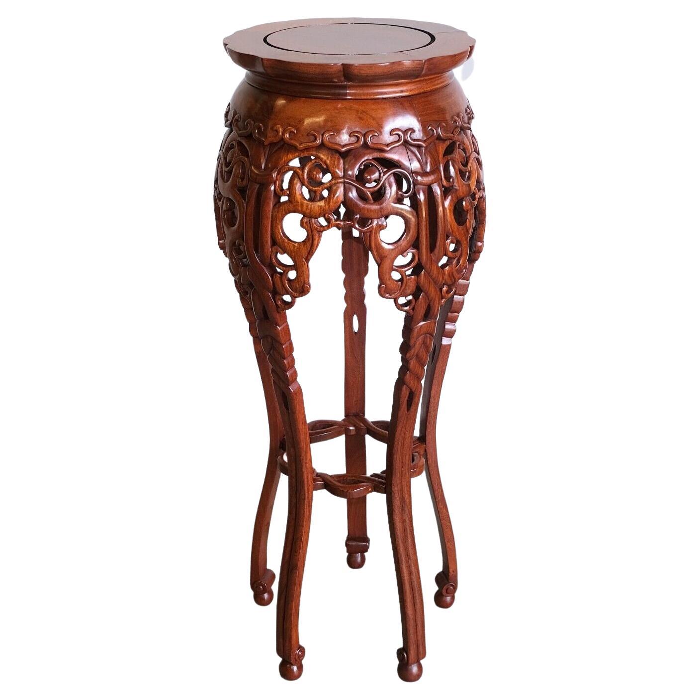 STUNNiNG TEAK ROUND TOP PLANT STAND HAND CARVED LEAVE TOP SHAPE & STUNNING LEGS en vente