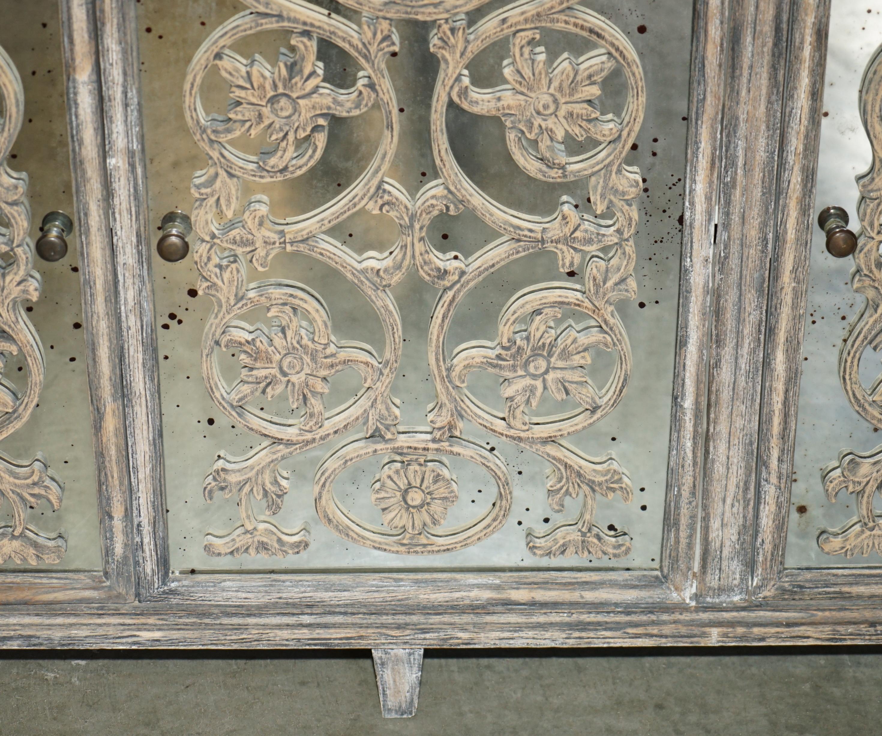 STUNNING HAND CARVED VENETIAN MIRRORED SiDEBOARD CUPBOARD CONSOLE TABLE For Sale 3