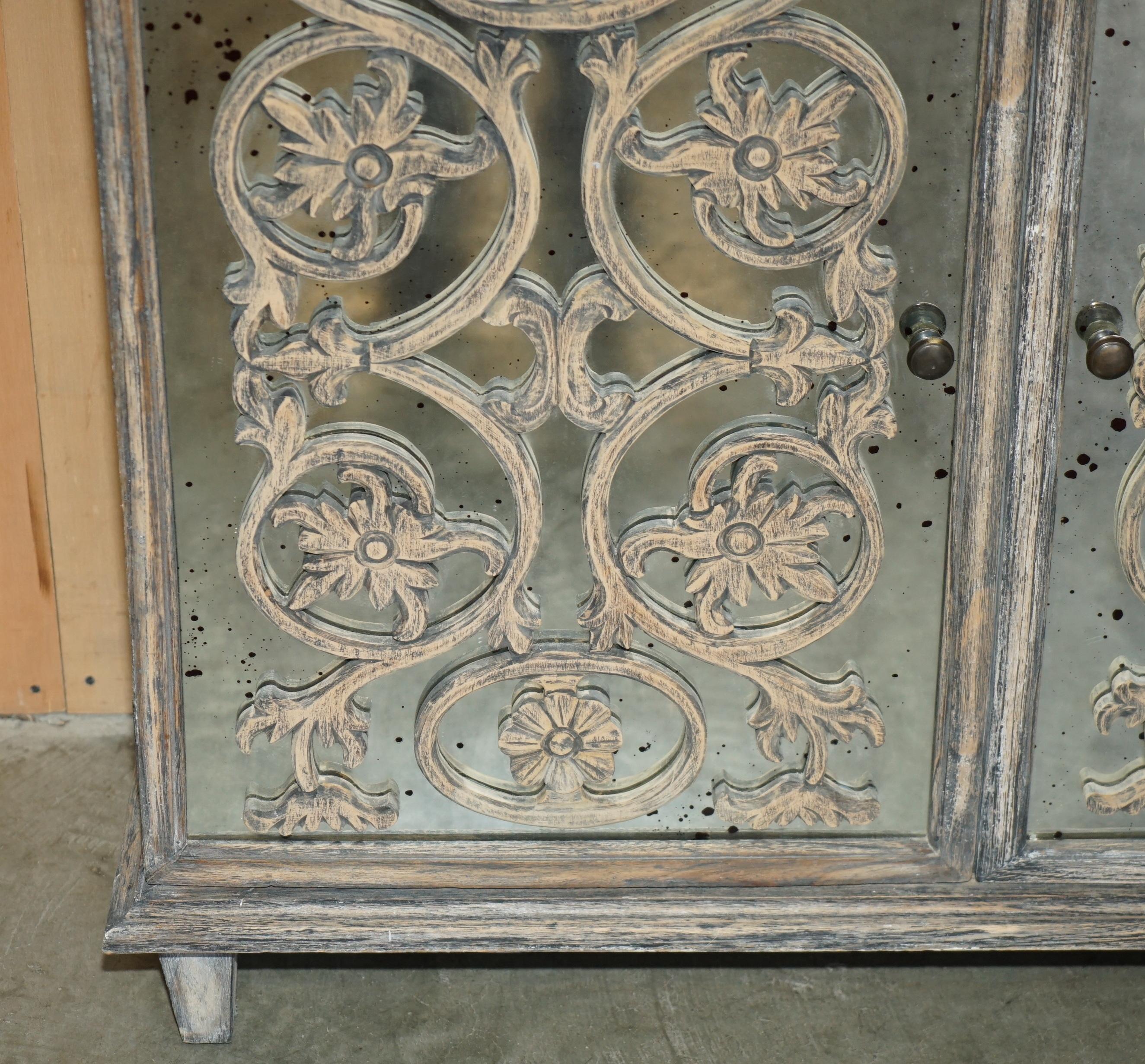 STUNNING HAND CARVED VENETIAN MIRRORED SiDEBOARD CUPBOARD CONSOLE TABLE For Sale 5