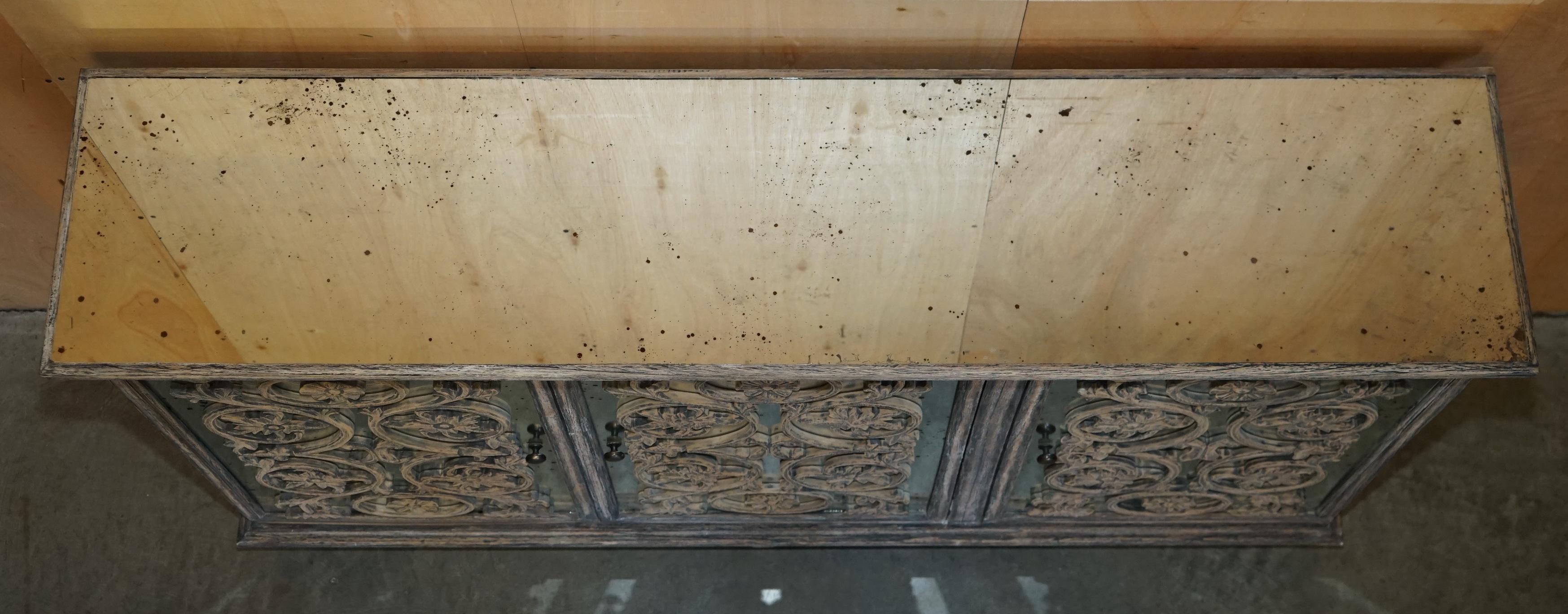 STUNNING HAND CARVED VENETIAN MIRRORED SiDEBOARD CUPBOARD CONSOLE TABLE For Sale 6