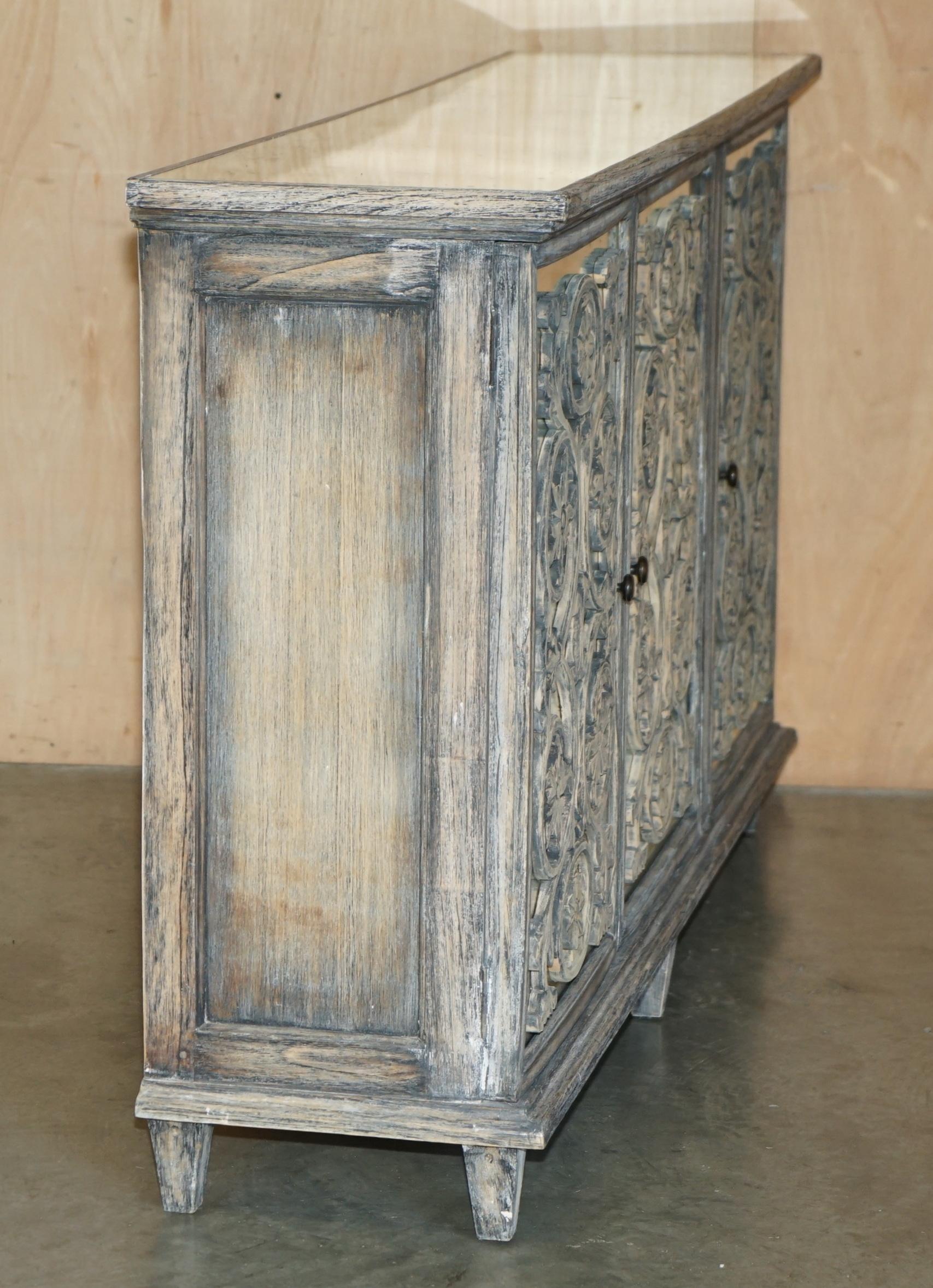 STUNNING HAND CARVED VENETIAN MIRRORED SiDEBOARD CUPBOARD CONSOLE TABLE For Sale 9