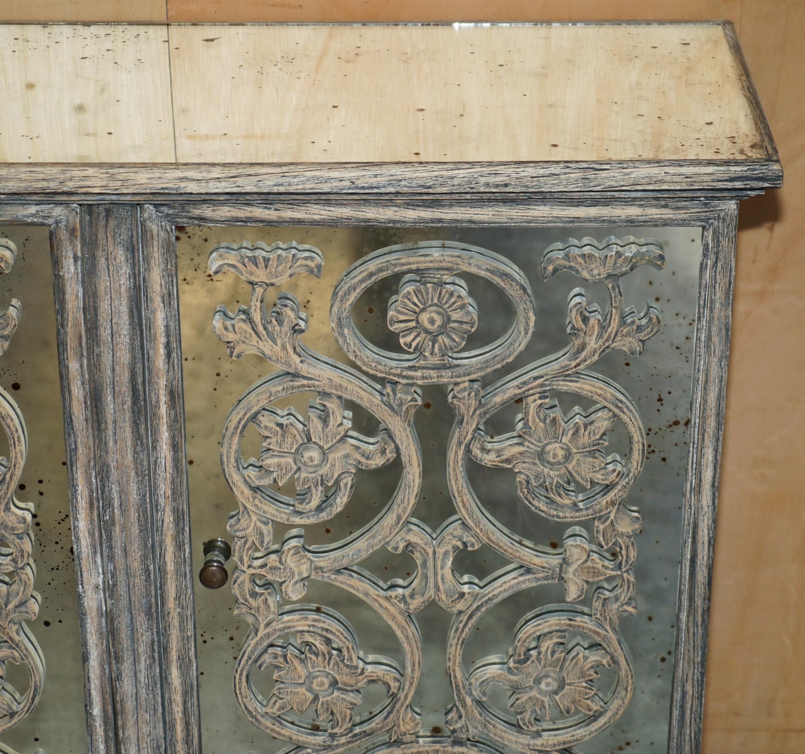 20th Century STUNNING HAND CARVED VENETIAN MIRRORED SiDEBOARD CUPBOARD CONSOLE TABLE For Sale