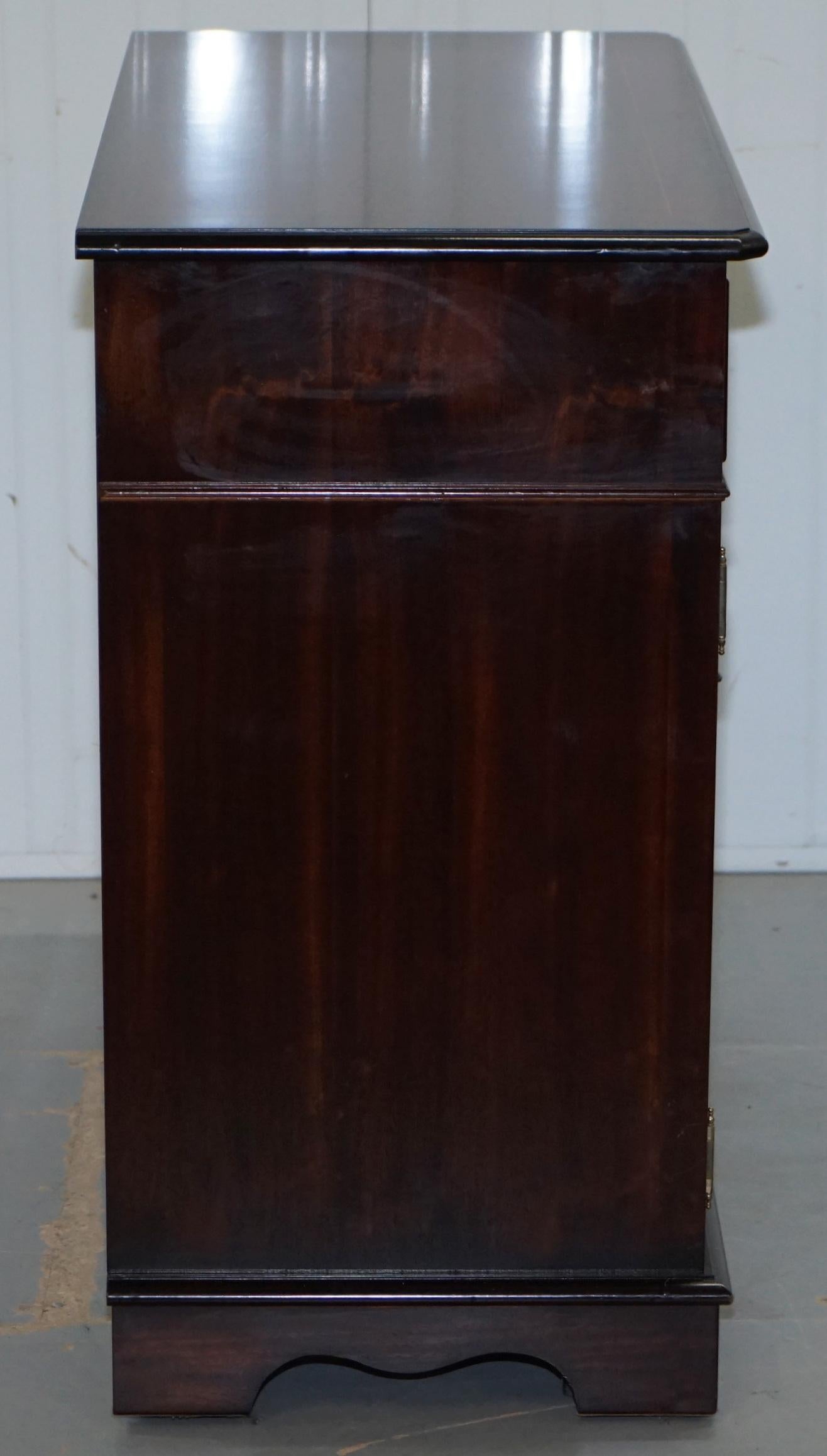Stunning Handmade in England Solid Mahogany Sideboard with Drawers on Wheels 3