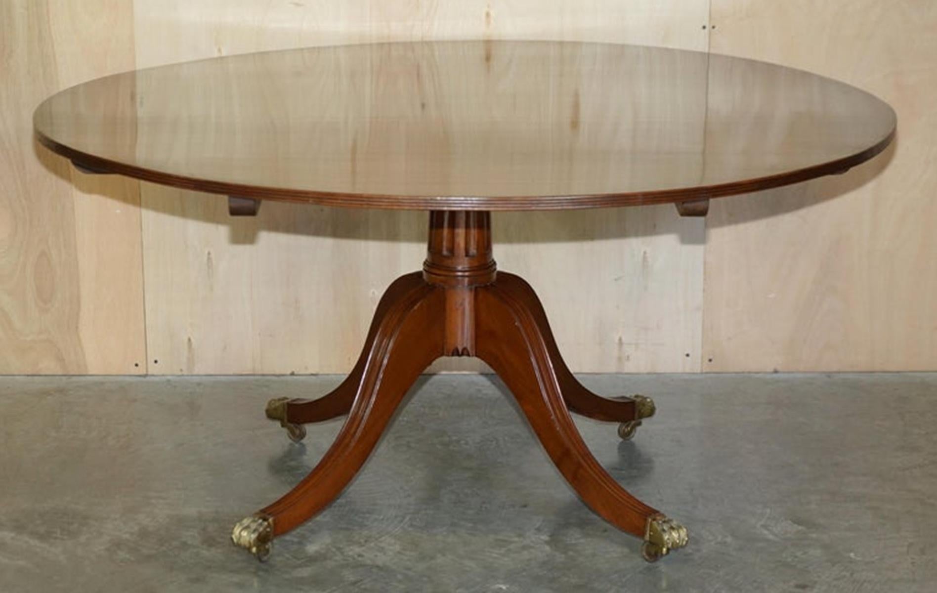 Victorien STAGNANTE TABLE A DINER FAITE A LA MAIN EN ANGLETERRE TiLT TOP BRASS SOLID LIONS PAW CASTER en vente