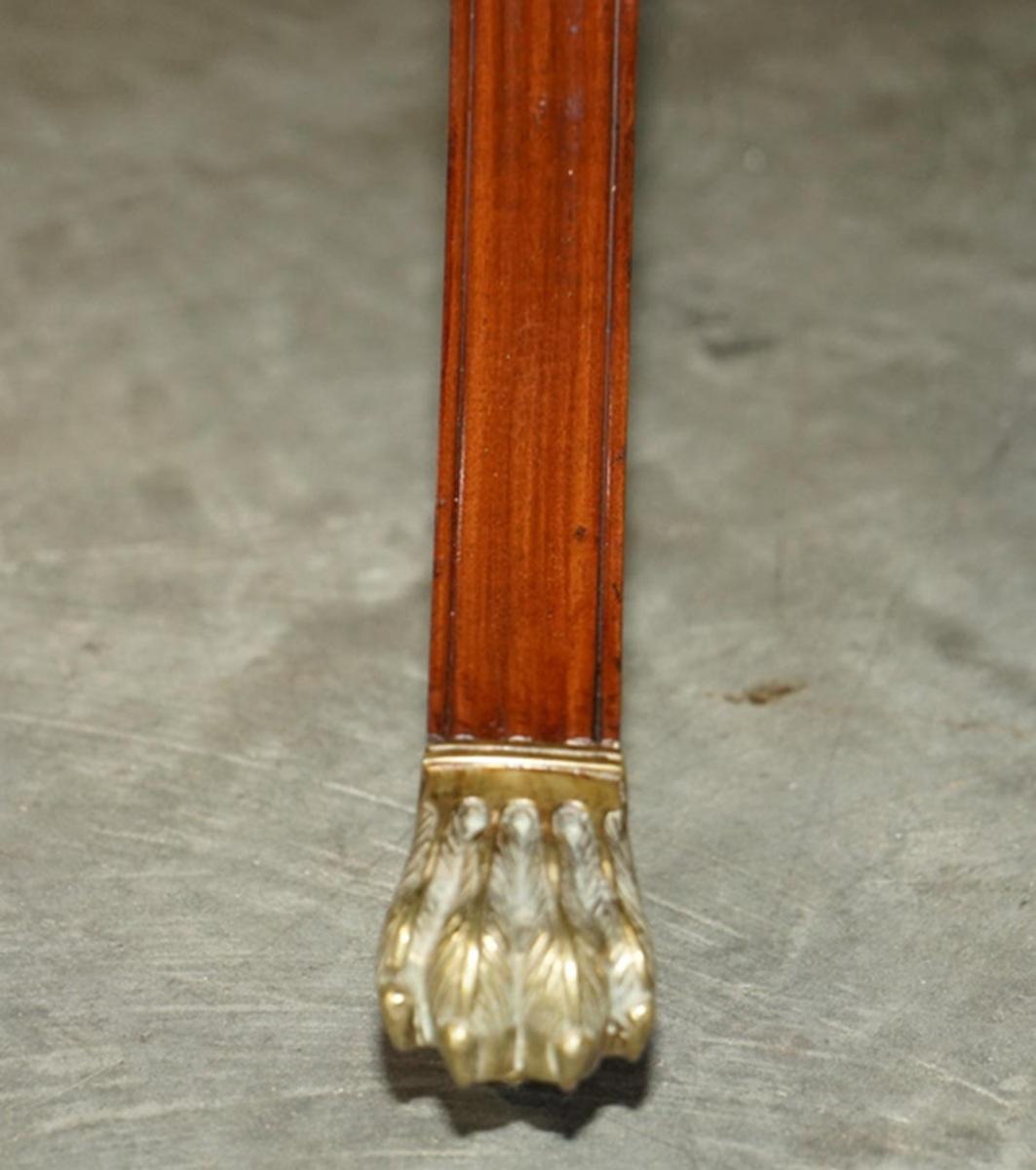 Laiton STAGNANTE TABLE A DINER FAITE A LA MAIN EN ANGLETERRE TiLT TOP BRASS SOLID LIONS PAW CASTER en vente