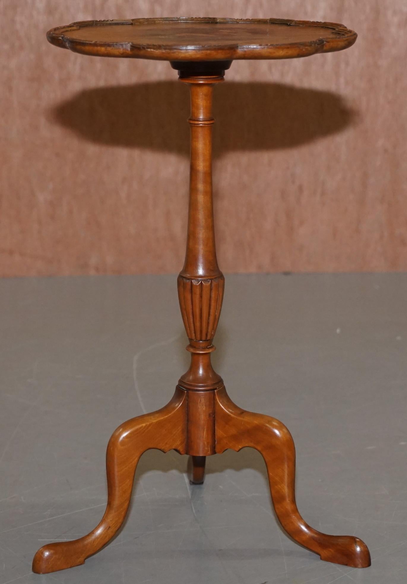 20th Century Stunning Hand Painted Hardwood Sheraton Revival Tripod Side End Lamp Wine Table For Sale