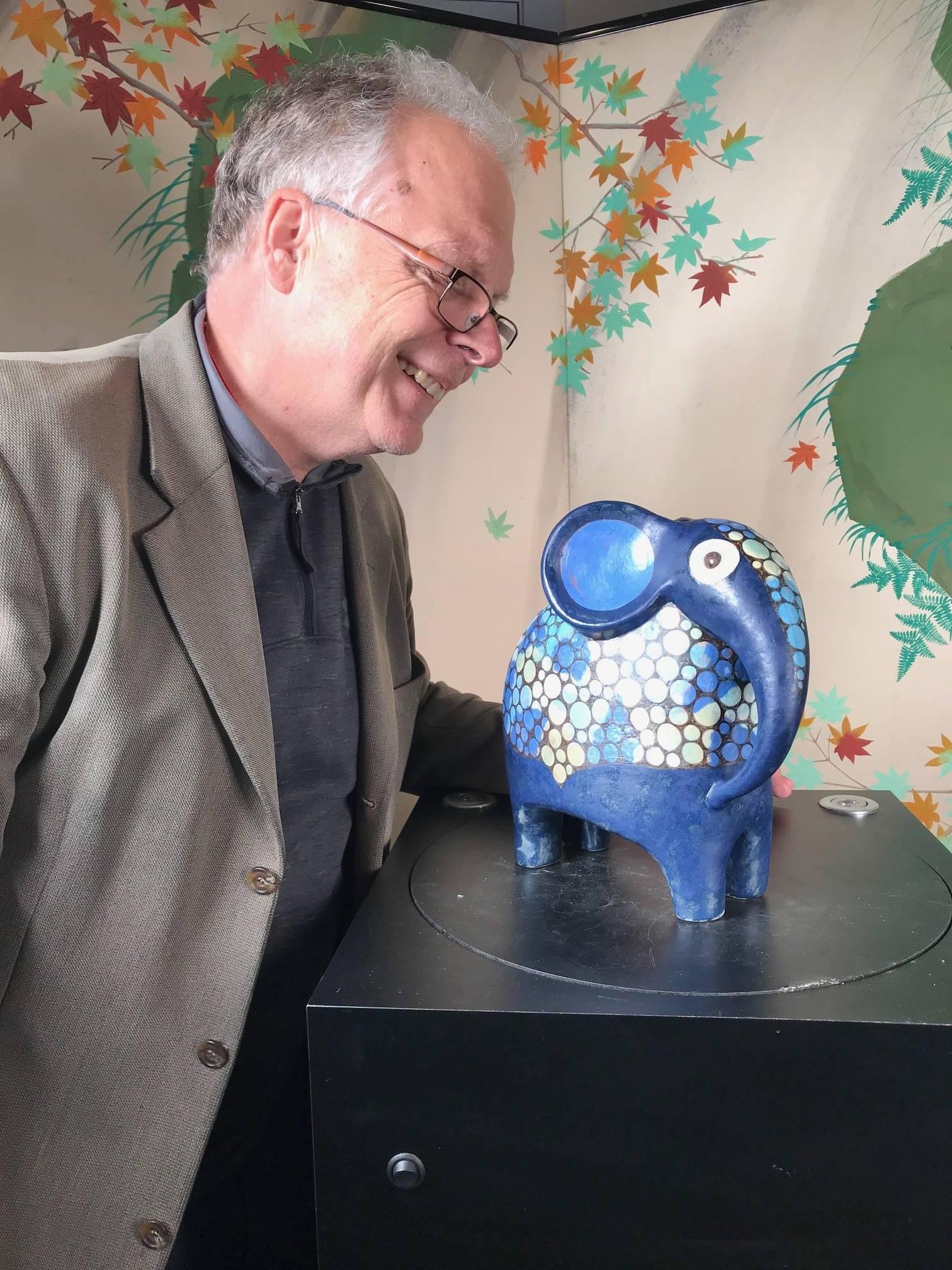 Tall handmade and hand-painted blue spotted elephant sculpture handcrafted and hand-painted in beautiful colors by master designer Eva Fritz-Lindner (1933-2017)

Her stamp i3D, circa 1960-1970.

Glaze: The matte colors are bright and vivid and