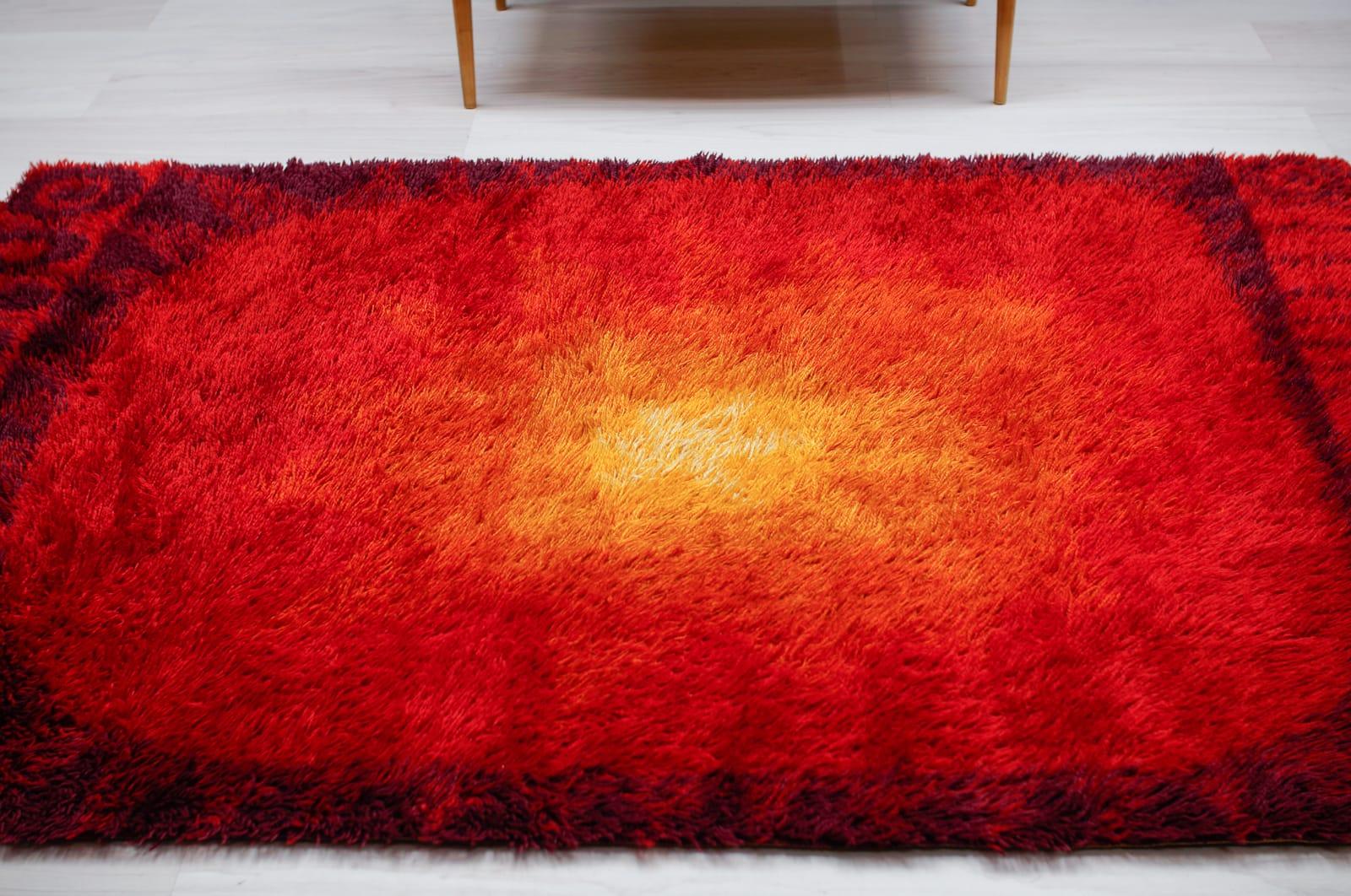 Allemand Superbe tapis en laine de l'ère spatiale fait à la main, Allemagne, années 1970 en vente