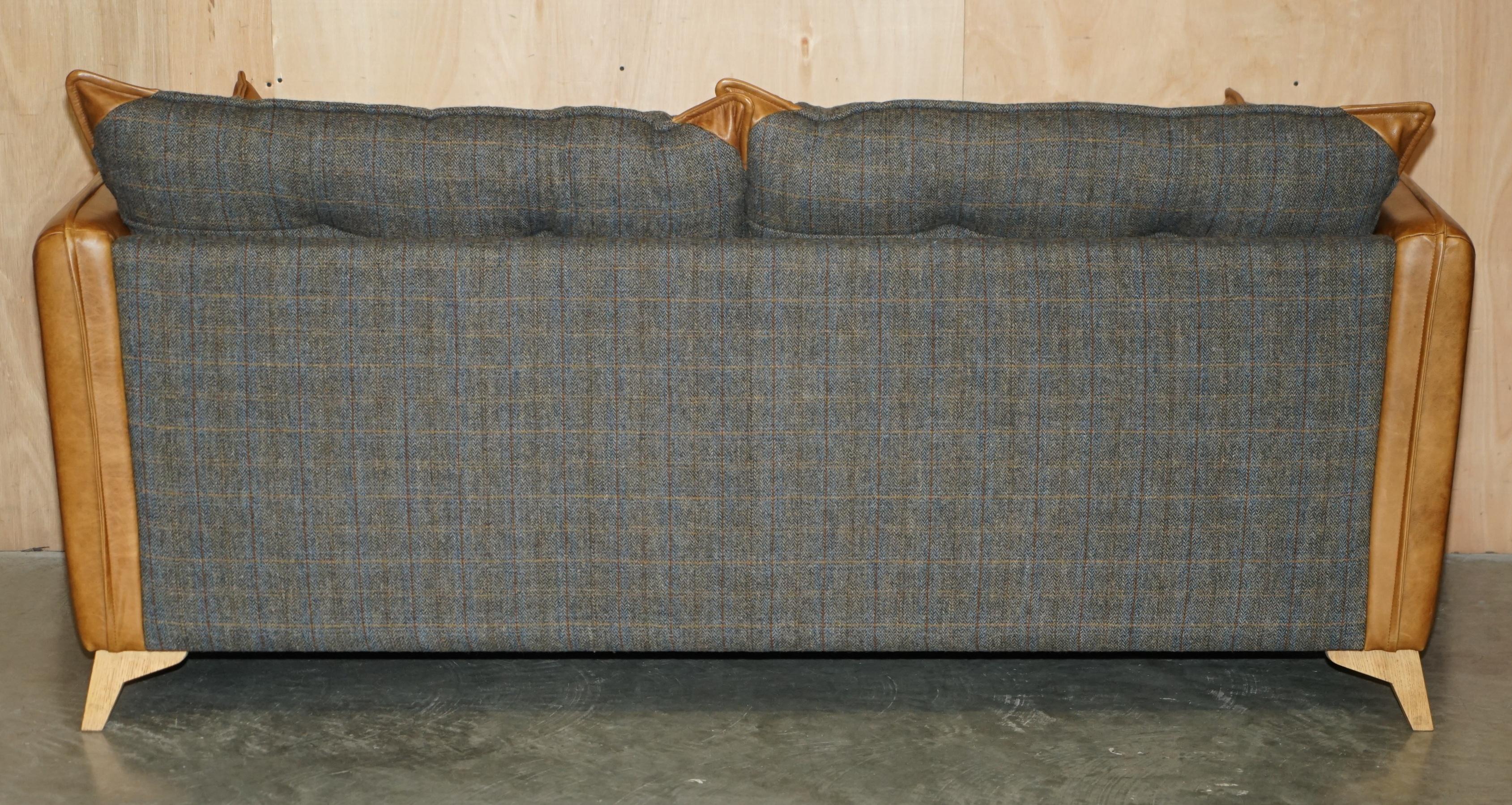 impresionante sofá de piel marrón de harris tweed made in in inglaterra parte de un conjunto grande en venta 6