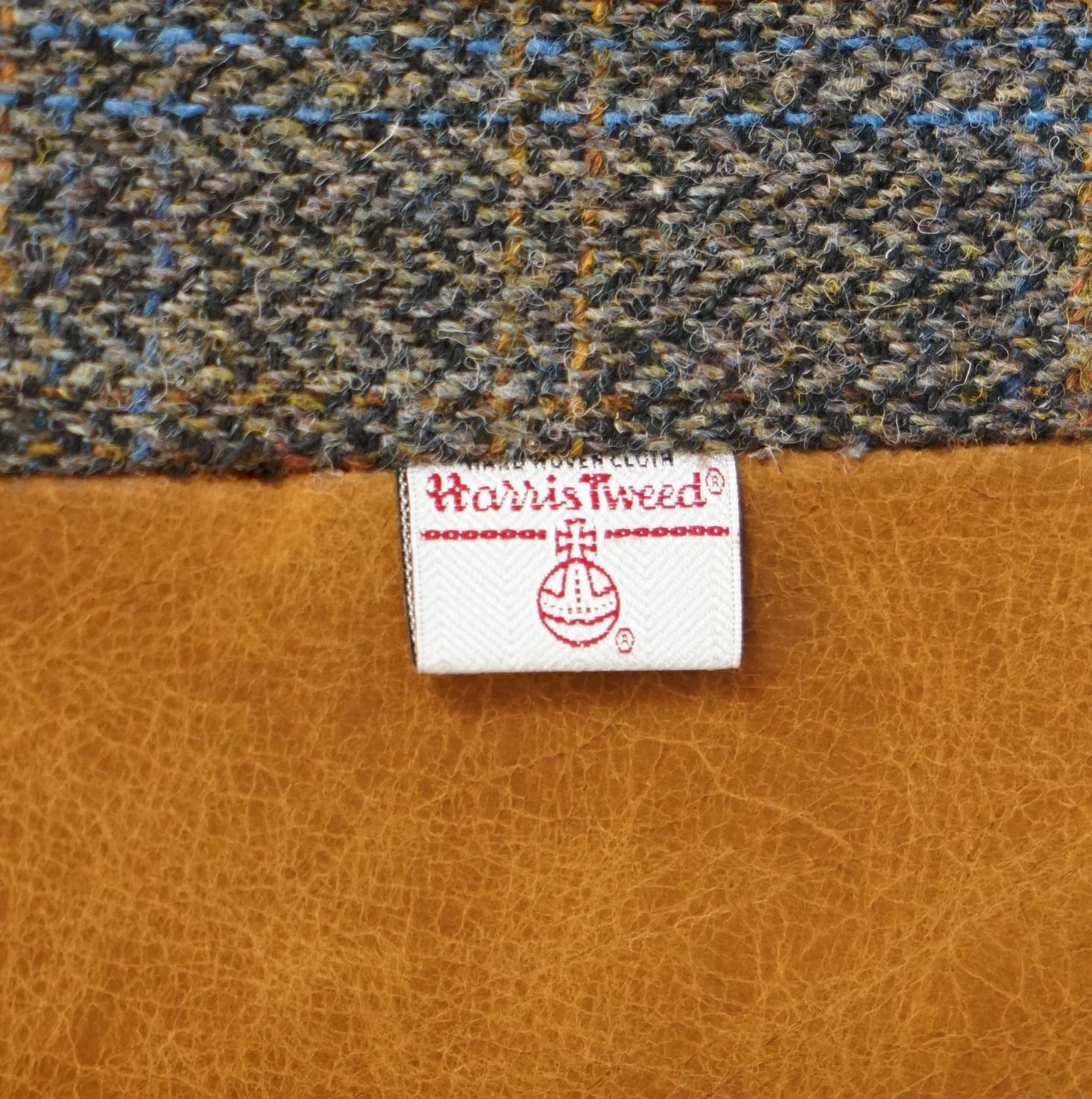impresionante sofá de piel marrón de harris tweed made in in inglaterra parte de un conjunto grande en venta 10