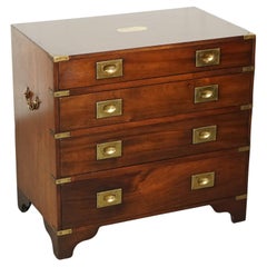 STUNNING CHEST OF DRAWERS HARRODS KENNEDY MILITARY CAMPAIGN AVEC POIGNÉES EN LAITON