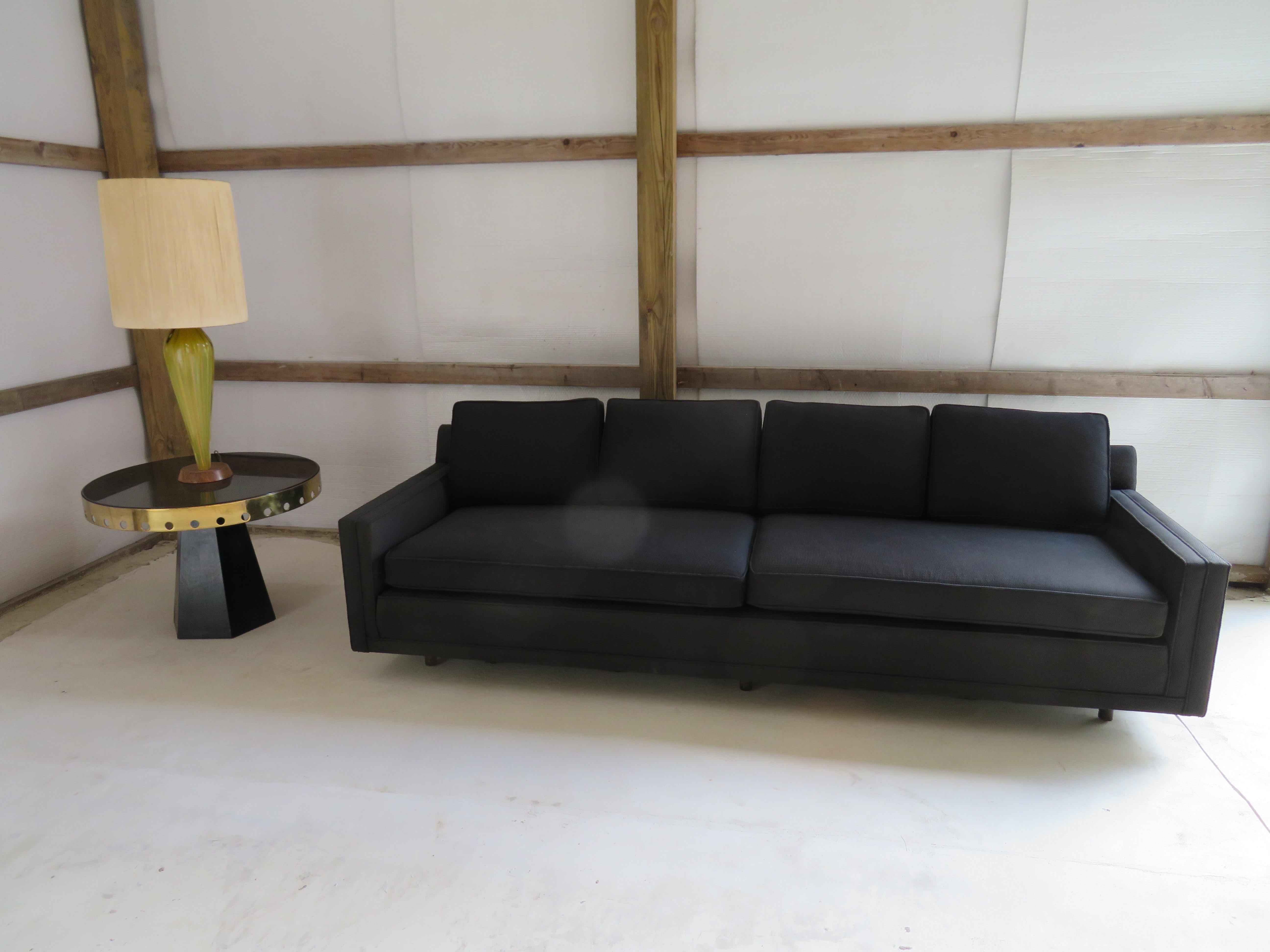 Américain Stunning Harvey Probber 4-Seat Sofa Mid-Century Modern en vente