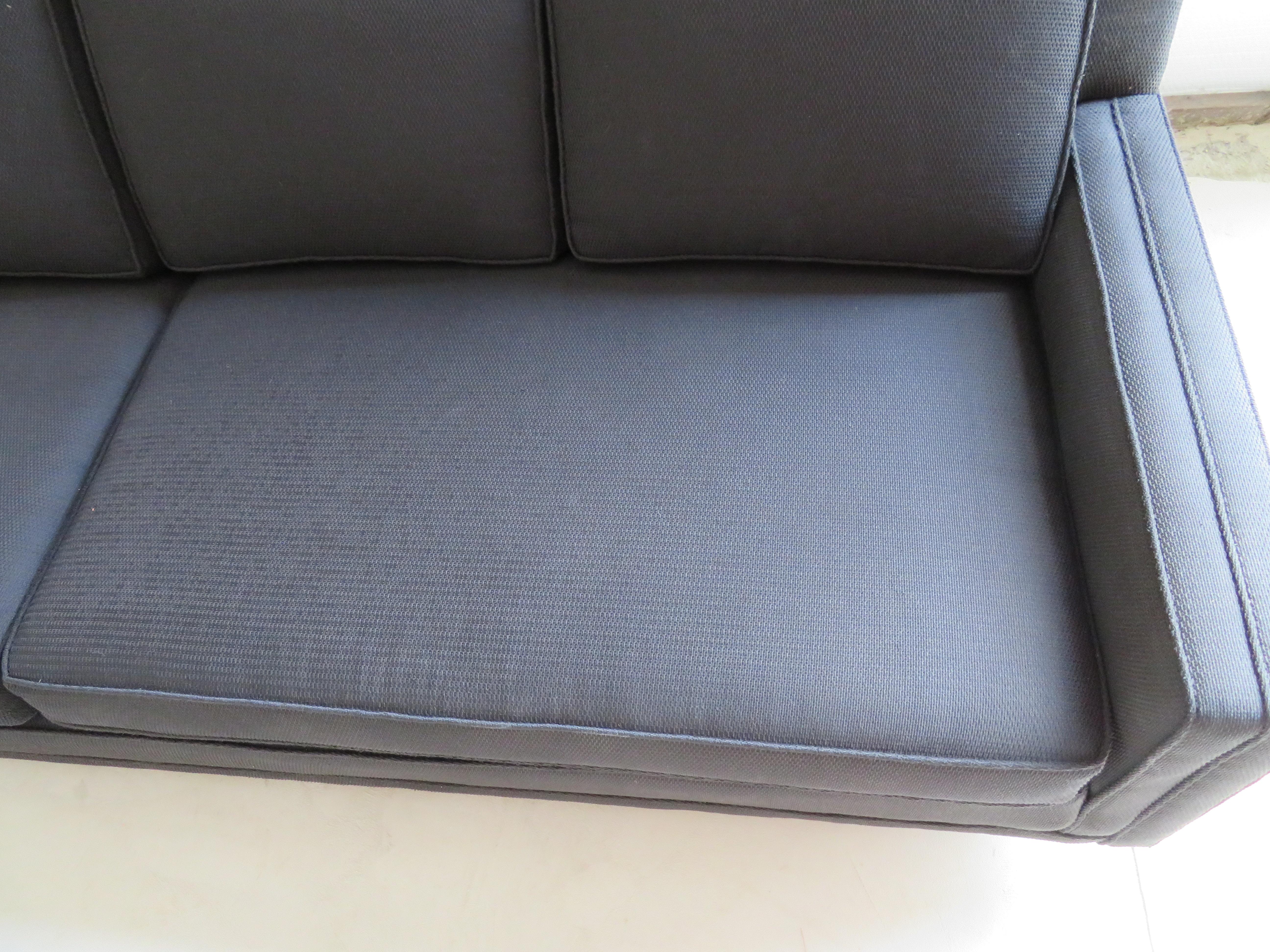 Tissu d'ameublement Stunning Harvey Probber 4-Seat Sofa Mid-Century Modern en vente