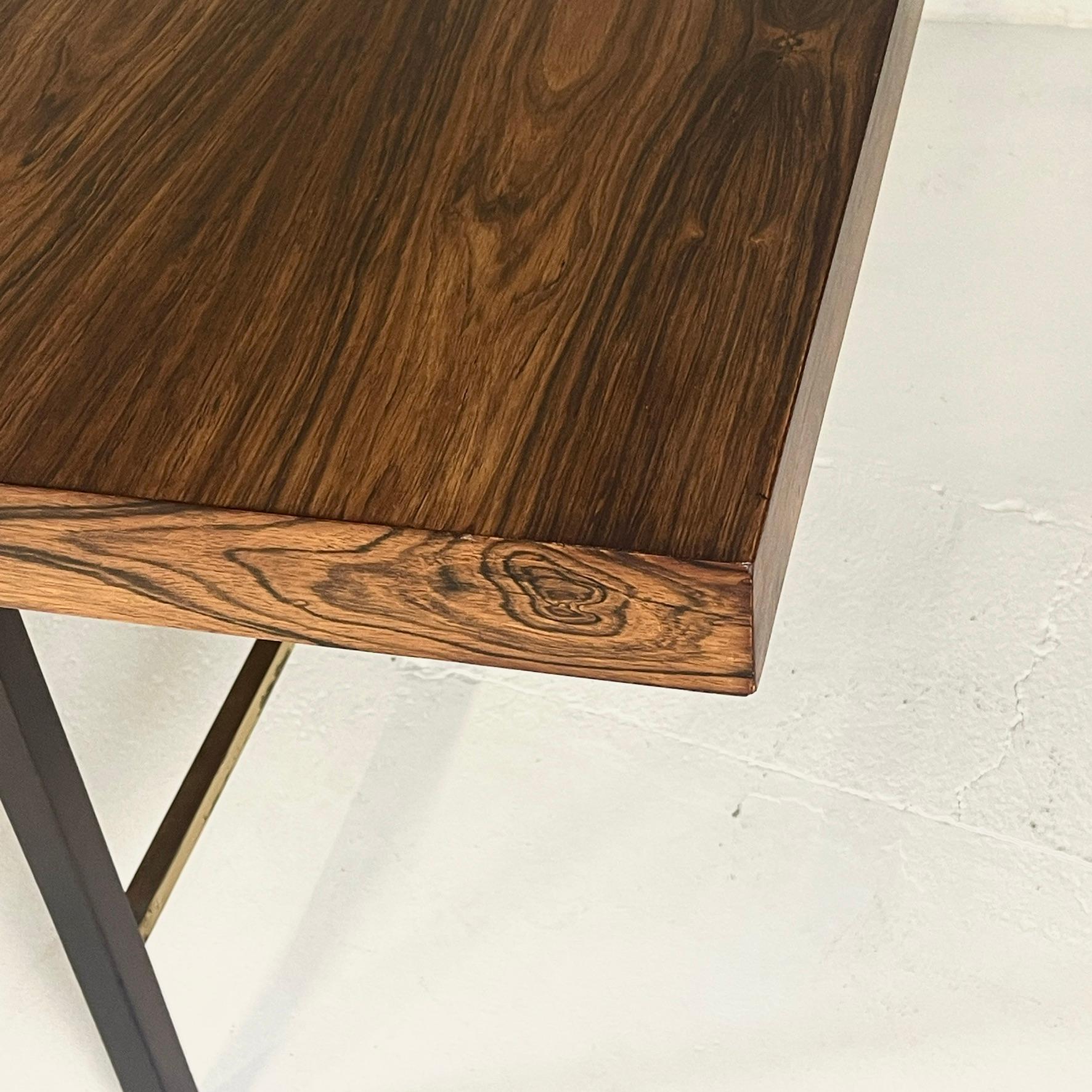 Superbe table à rallonge à 2 plateaux en palissandre de Harvey Probber avec pieds en acajou et laiton en vente 3