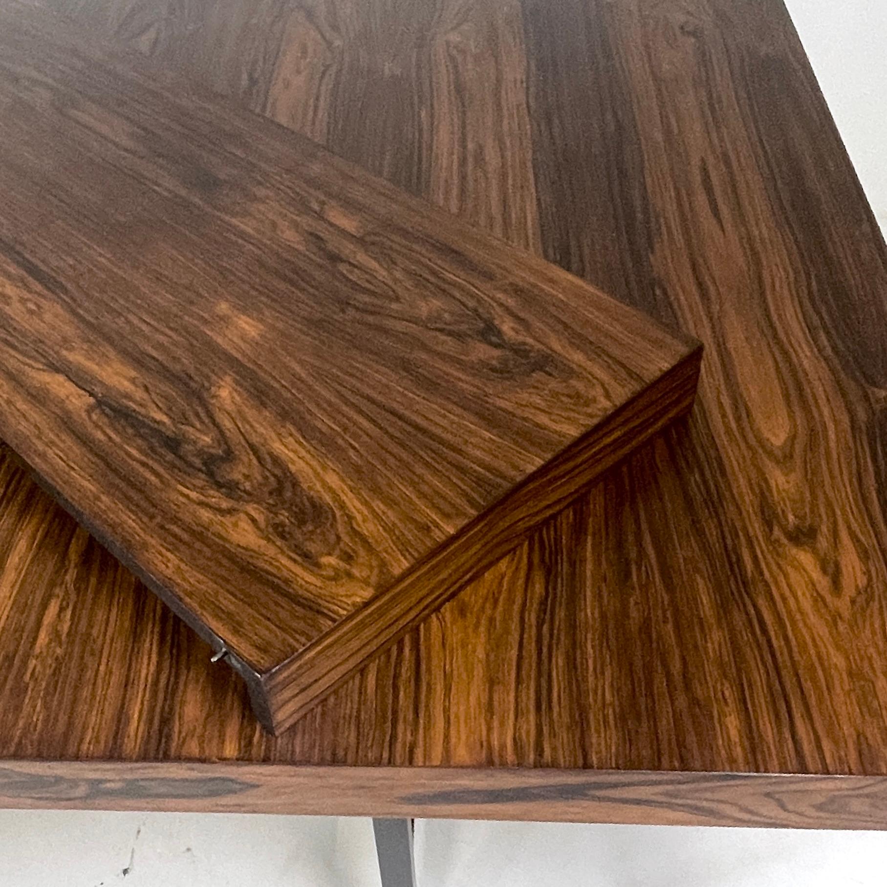 Superbe table à rallonge à 2 plateaux en palissandre de Harvey Probber avec pieds en acajou et laiton en vente 6