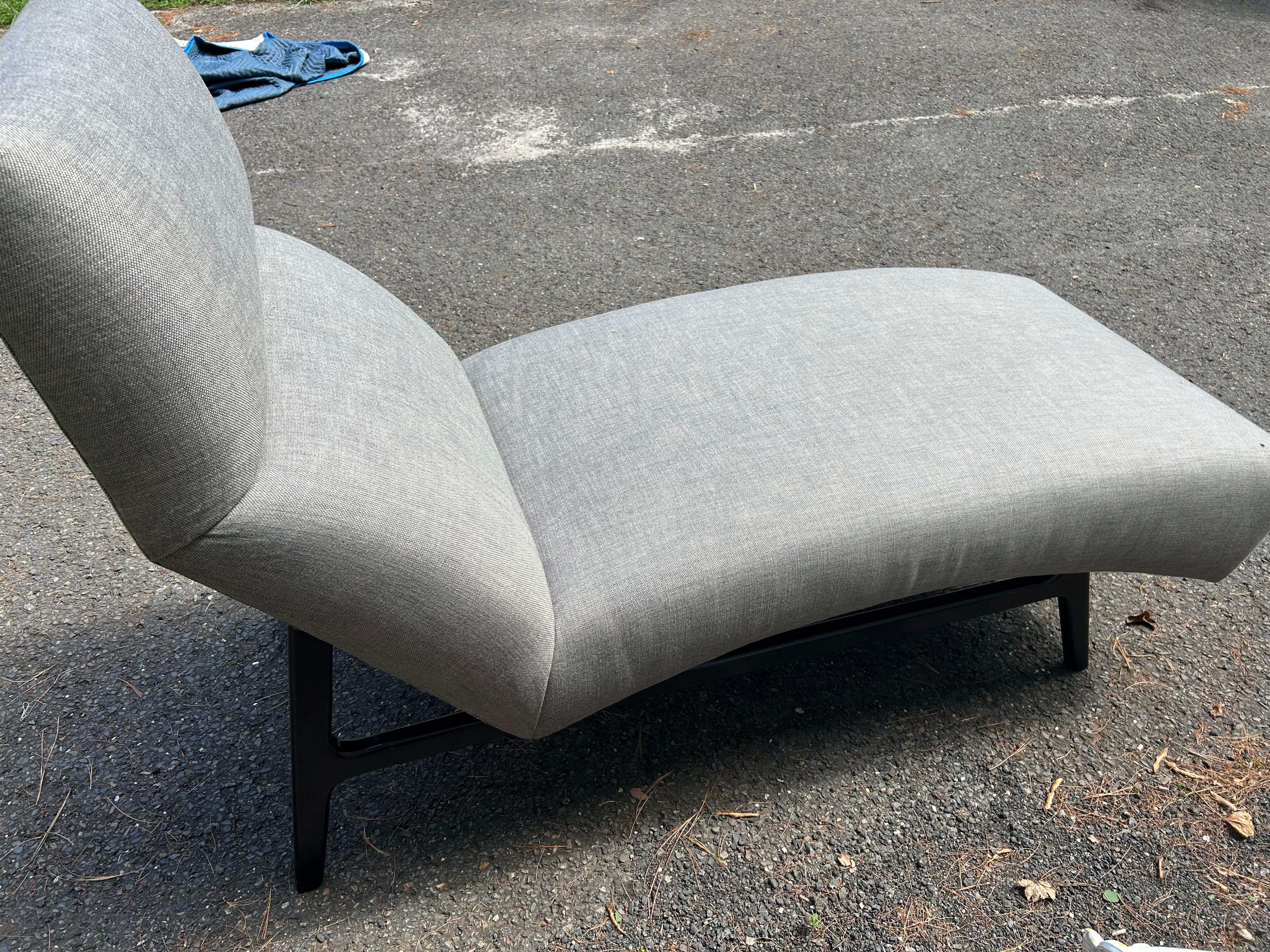 Stupefacente Chaise Lounge Contour in stile Harvey Probber, metà del secolo scorso. in vendita 5