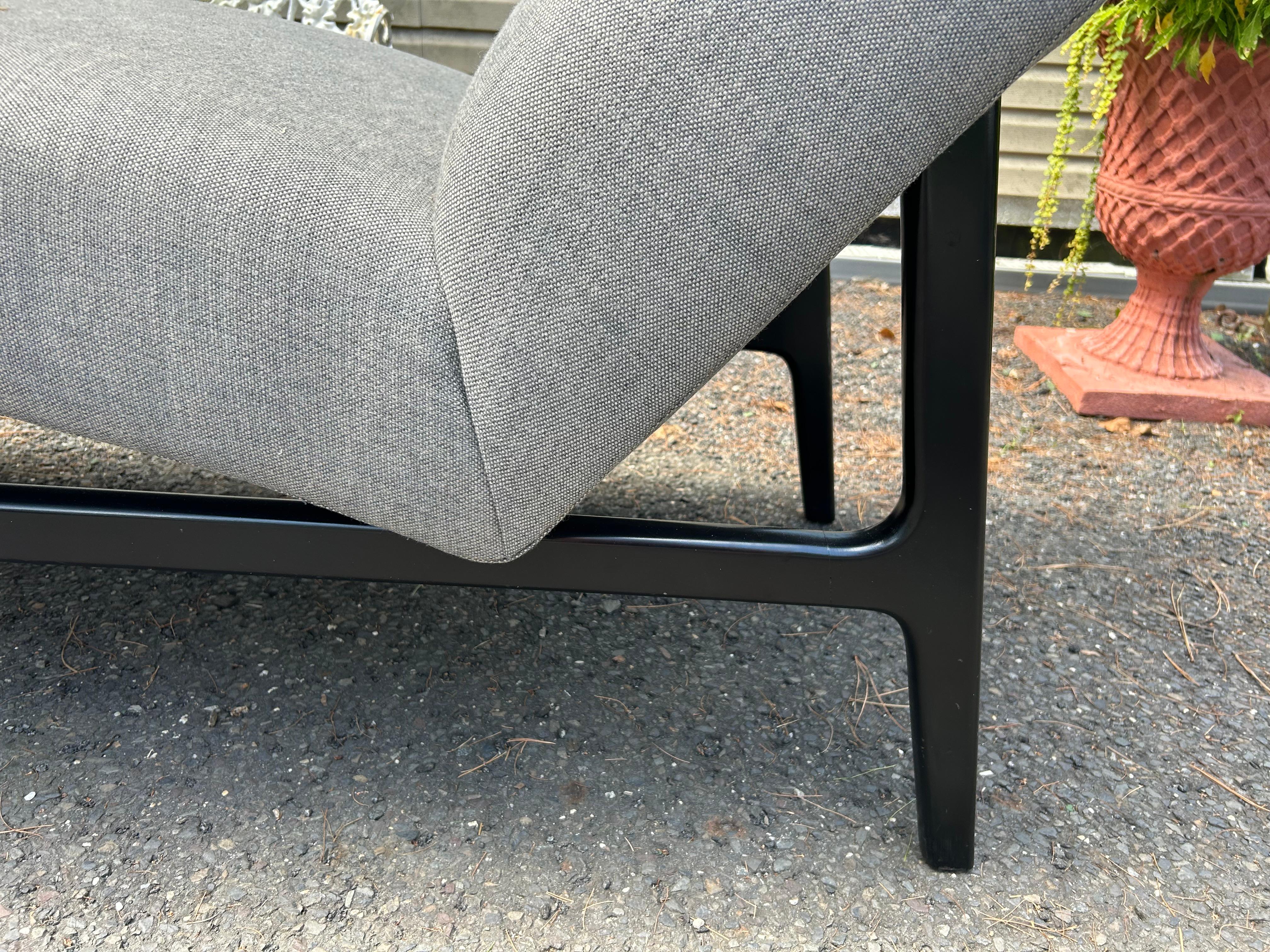 Tappezzeria Stupefacente Chaise Lounge Contour in stile Harvey Probber, metà del secolo scorso. in vendita