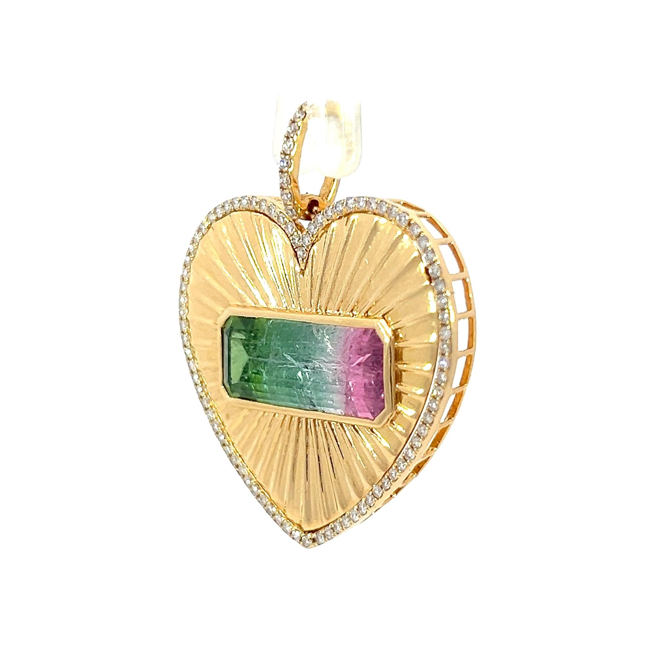 Superbe pendentif en forme de cœur en tourmaline naturelle et diamants Pour femmes en vente