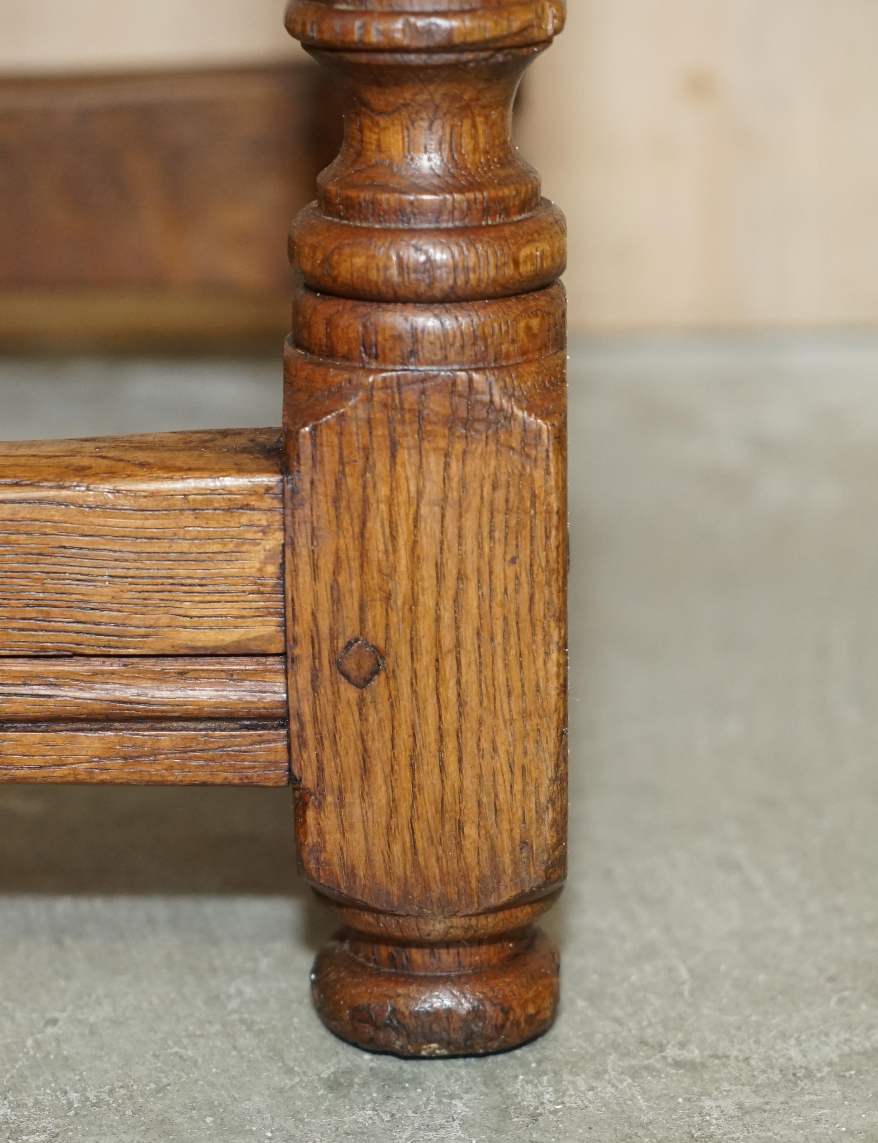 STUNNiNG HEAVILY BURRED OAK ANTIQUE 18TH CENTURY CIRCA 1780 JOINTED STOOL TABLE For Sale 5