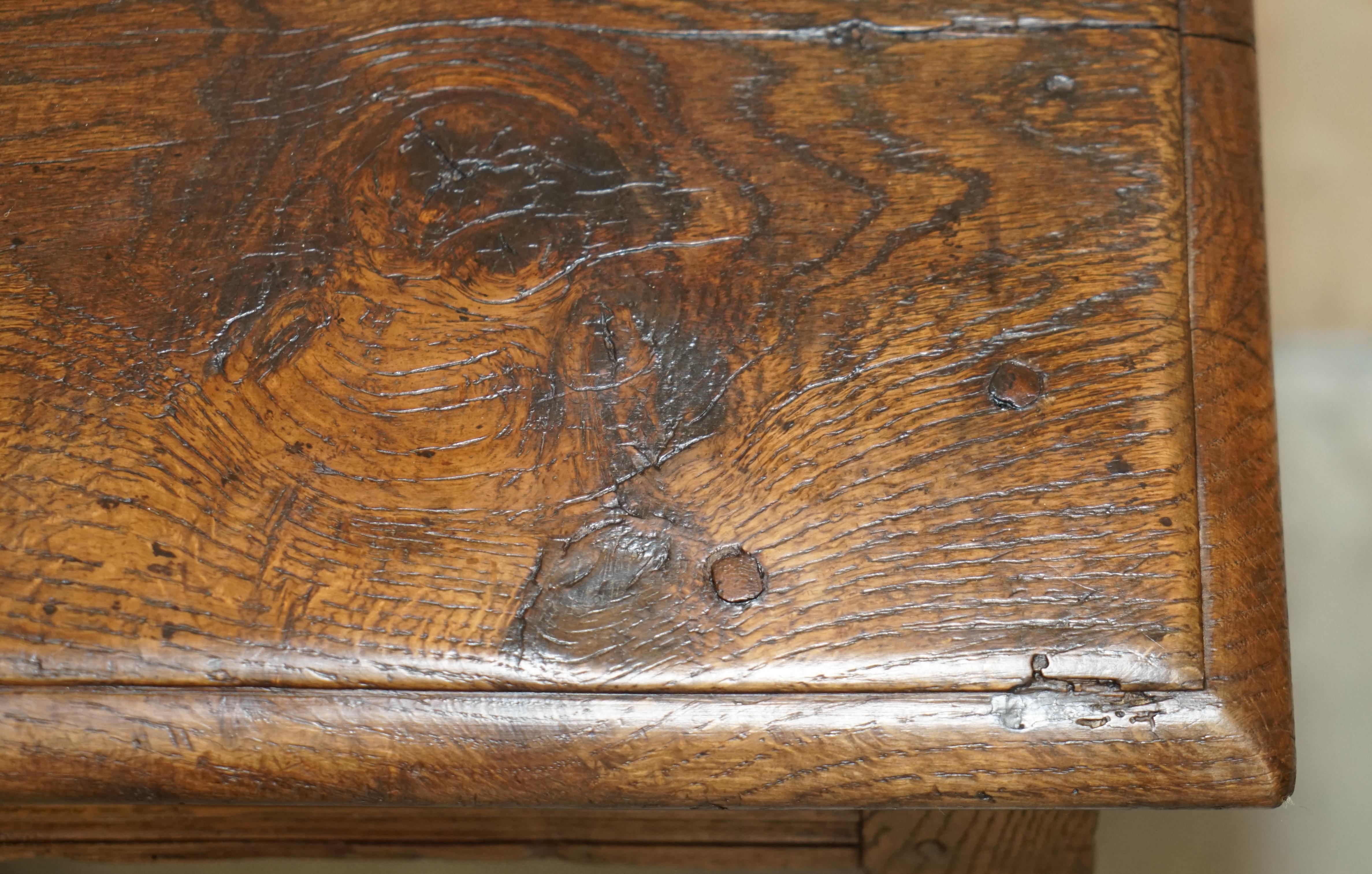 STUNNiNG HEAVILY BURRED OAK ANTIQUE 18TH CENTURY CIRCA 1780 JOINTED STOOL TABLE For Sale 10