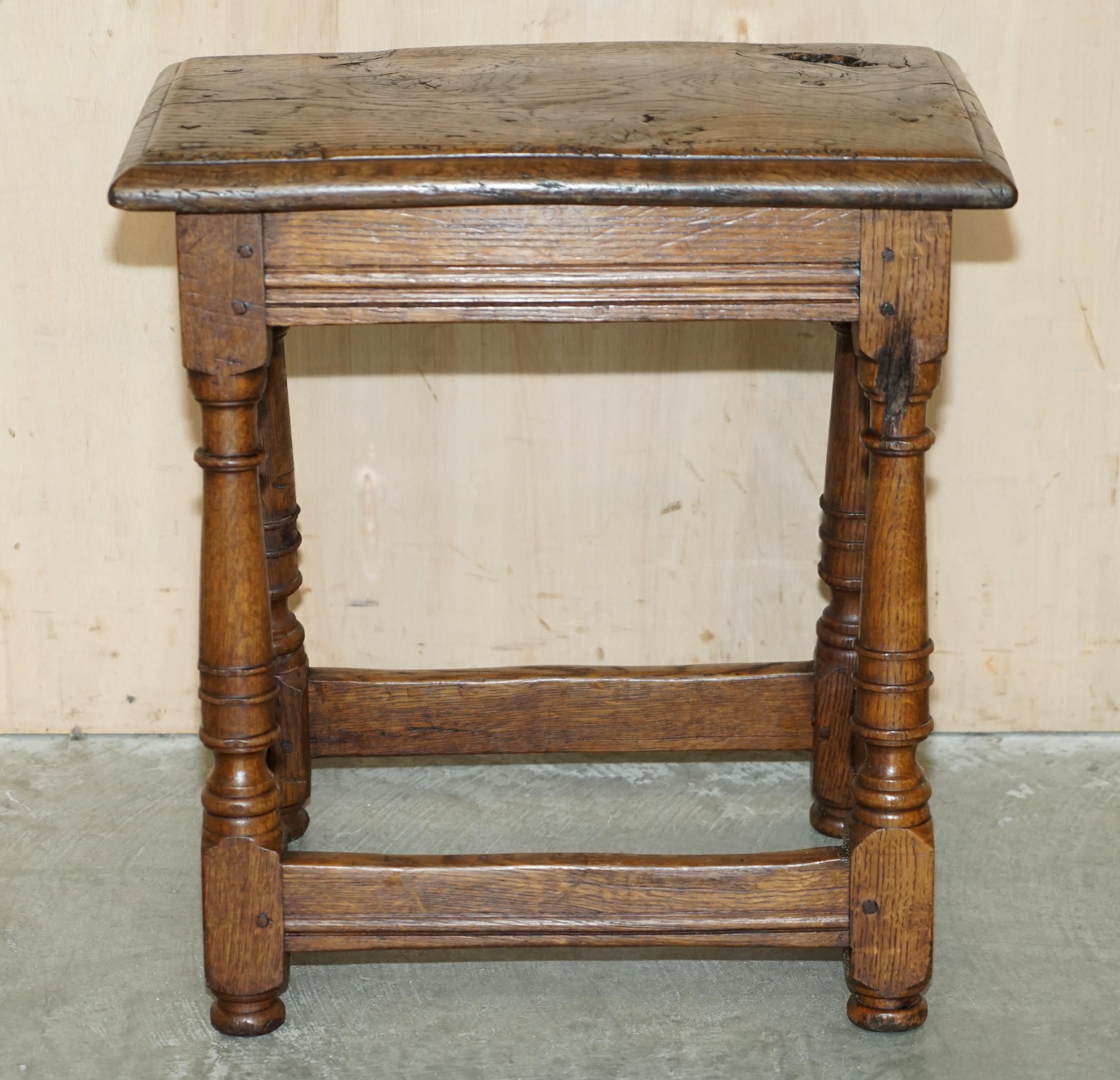 STUNNiNG HEAVILY BURRED OAK ANTIQUE 18TH CENTURY CIRCA 1780 JOINTED STOOL TABLE For Sale 12