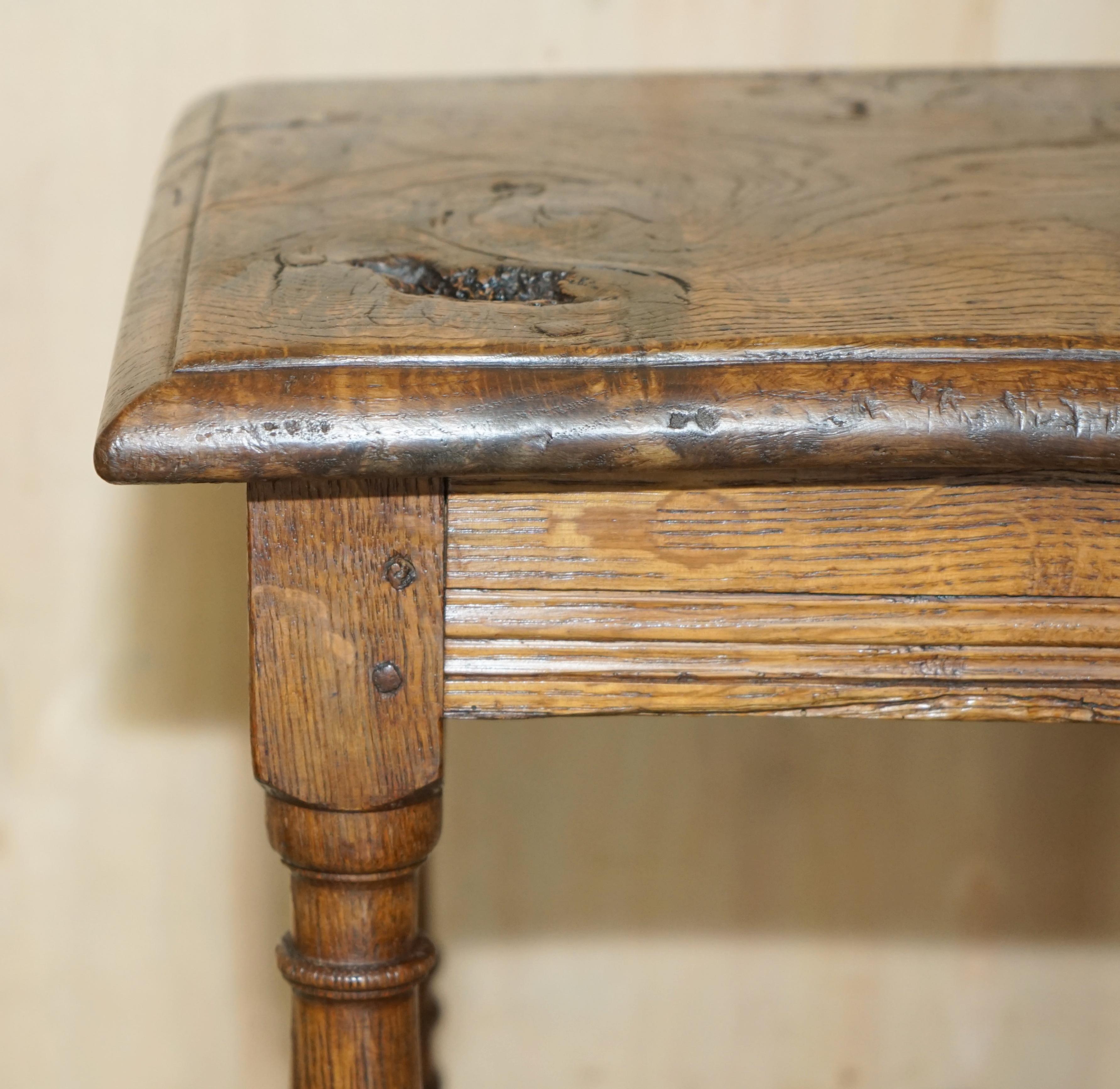 English STUNNiNG HEAVILY BURRED OAK ANTIQUE 18TH CENTURY CIRCA 1780 JOINTED STOOL TABLE For Sale