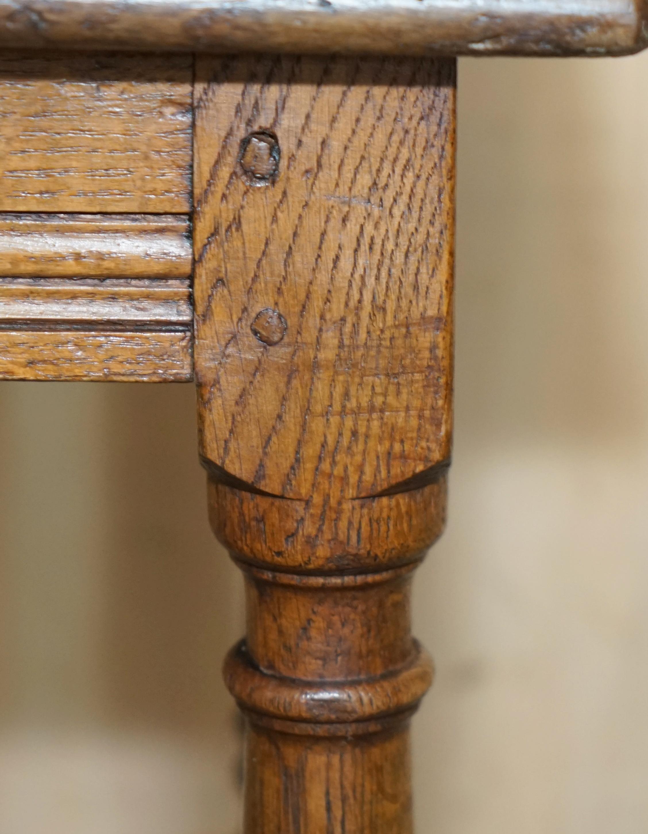 STUNNiNG HEAVILY BURRED OAK ANTIQUE 18TH CENTURY CIRCA 1780 JOINTED STOOL TABLE For Sale 2