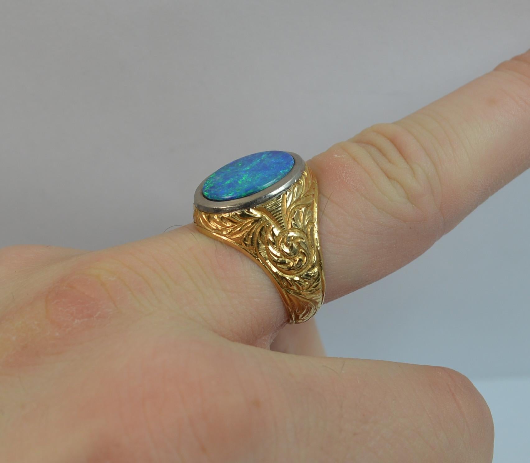 Stunning Heavy 18 Carat Gold and Opal Doublet Signet Ring In Good Condition In St Helens, GB