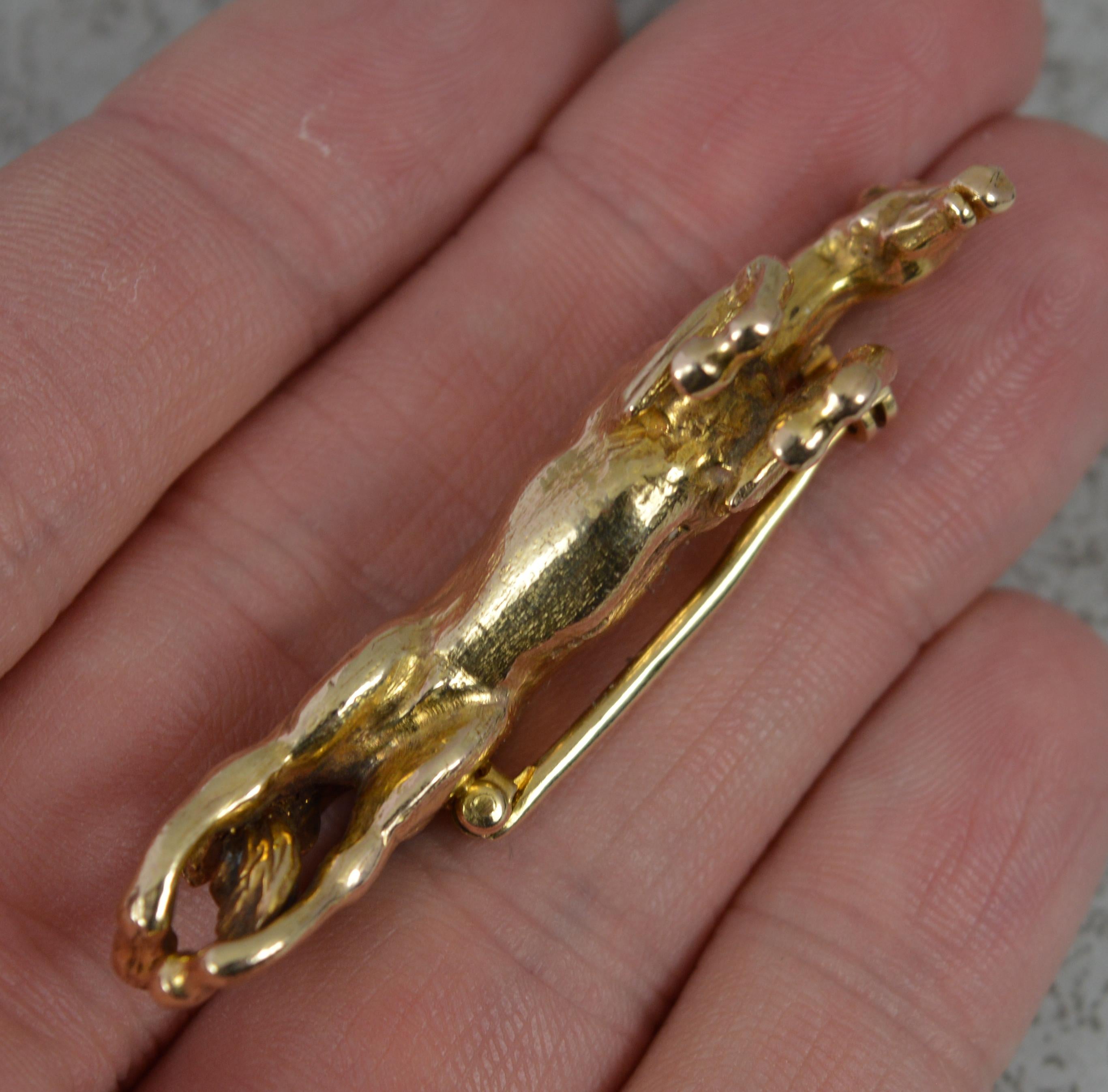 Stunning Heavy and Solid 9 Carat Gold Jumping Horse Brooch 15.5g In Excellent Condition For Sale In St Helens, GB