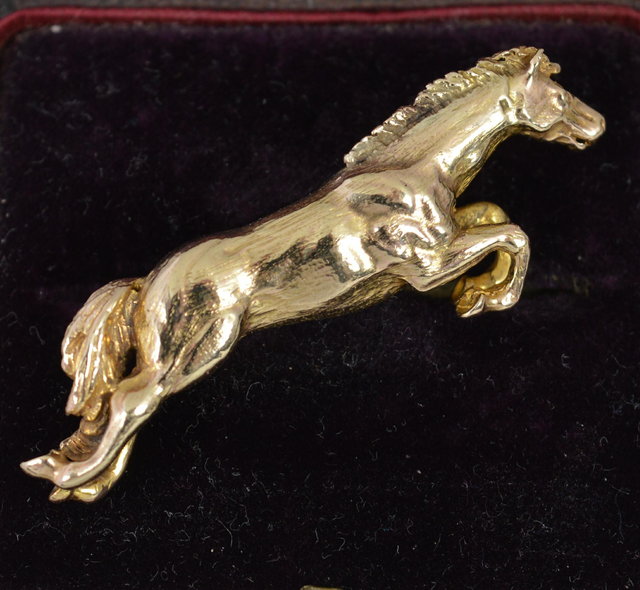 Stunning Heavy and Solid 9 Carat Gold Jumping Horse Brooch 15.5g For Sale 3