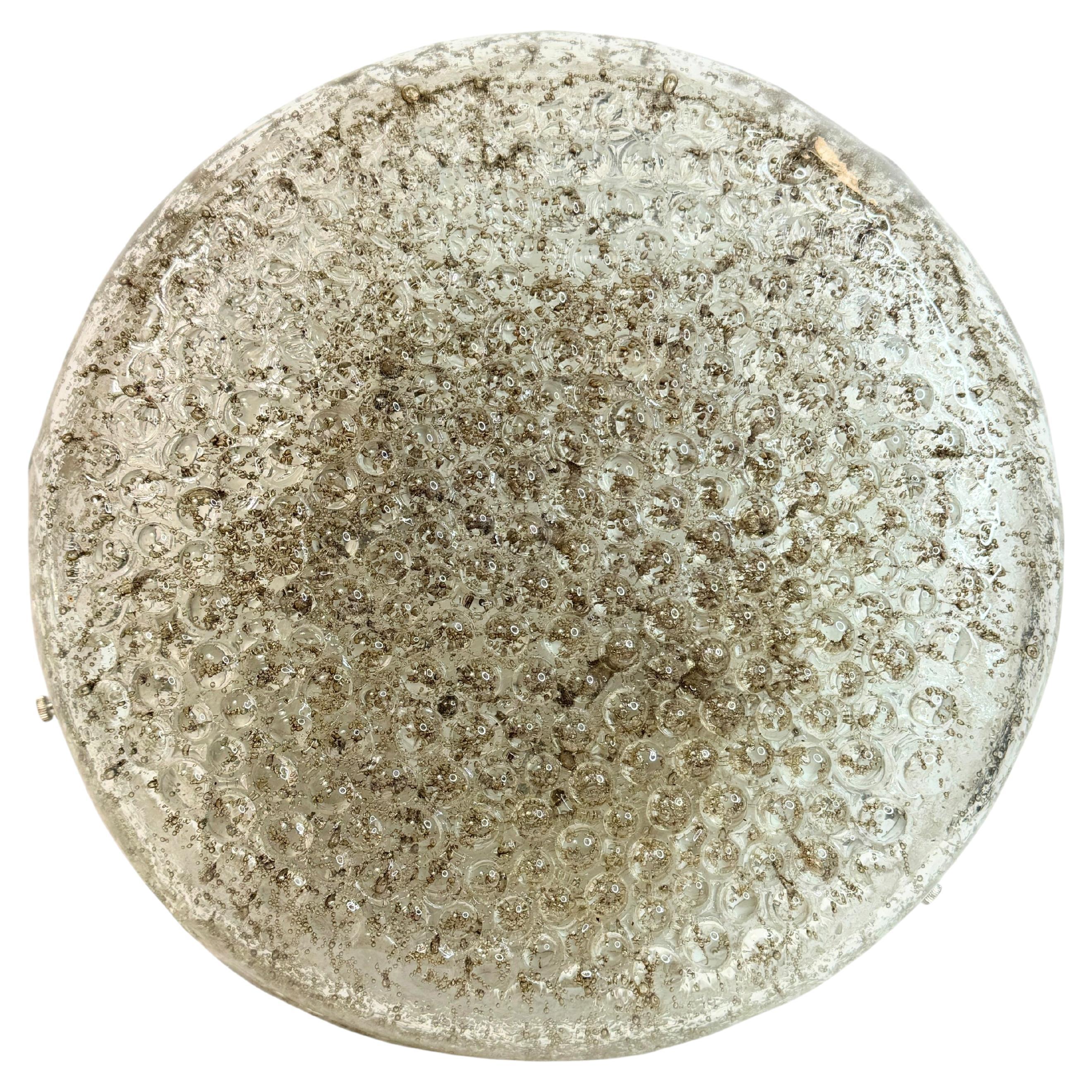 Stupéfiant plafonnier encastré circulaire en verre de Murano, années 1960