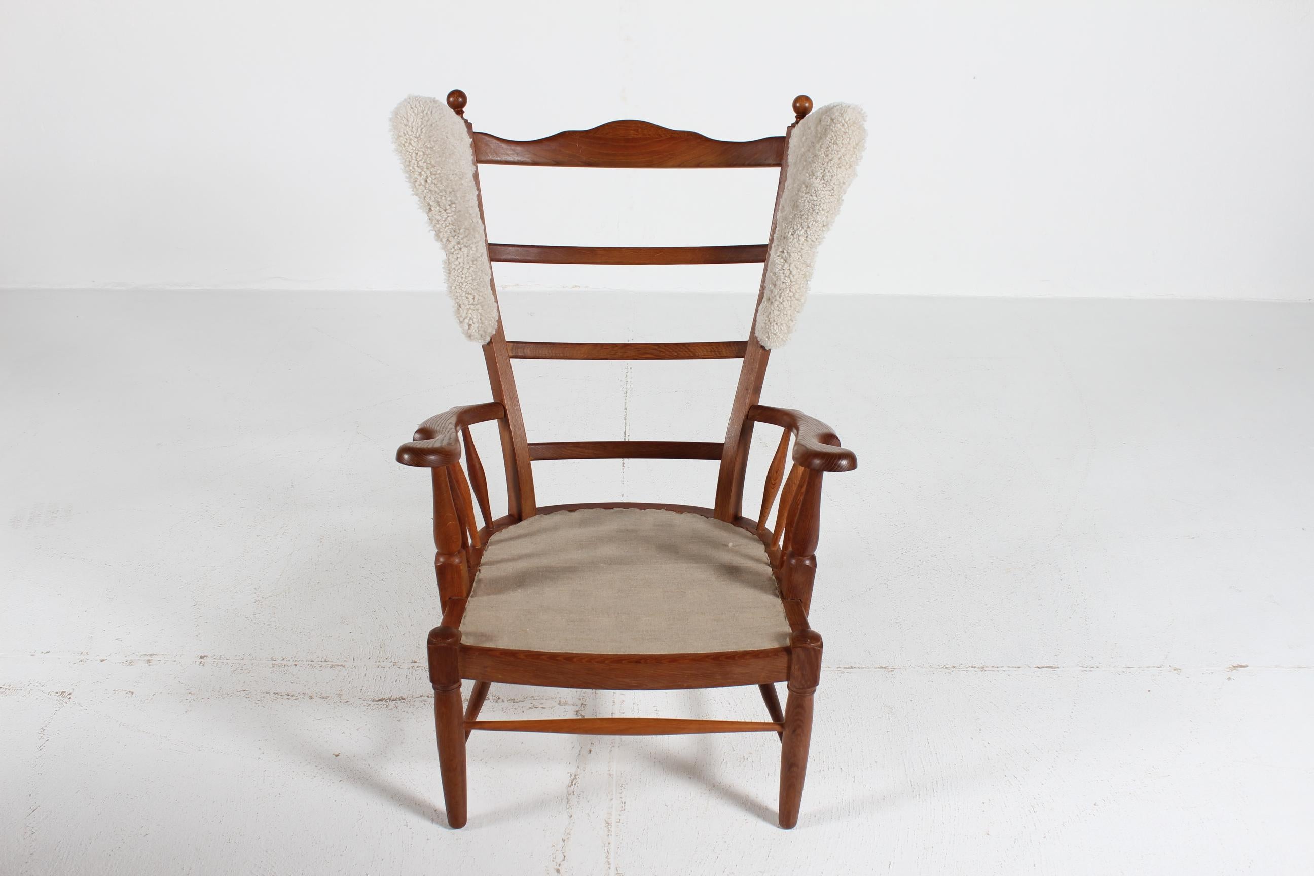 Stupenda poltrona con schienale alto in stile Henning Kjærnulf di Oak massiccio Danimarca anni '70 in vendita 4