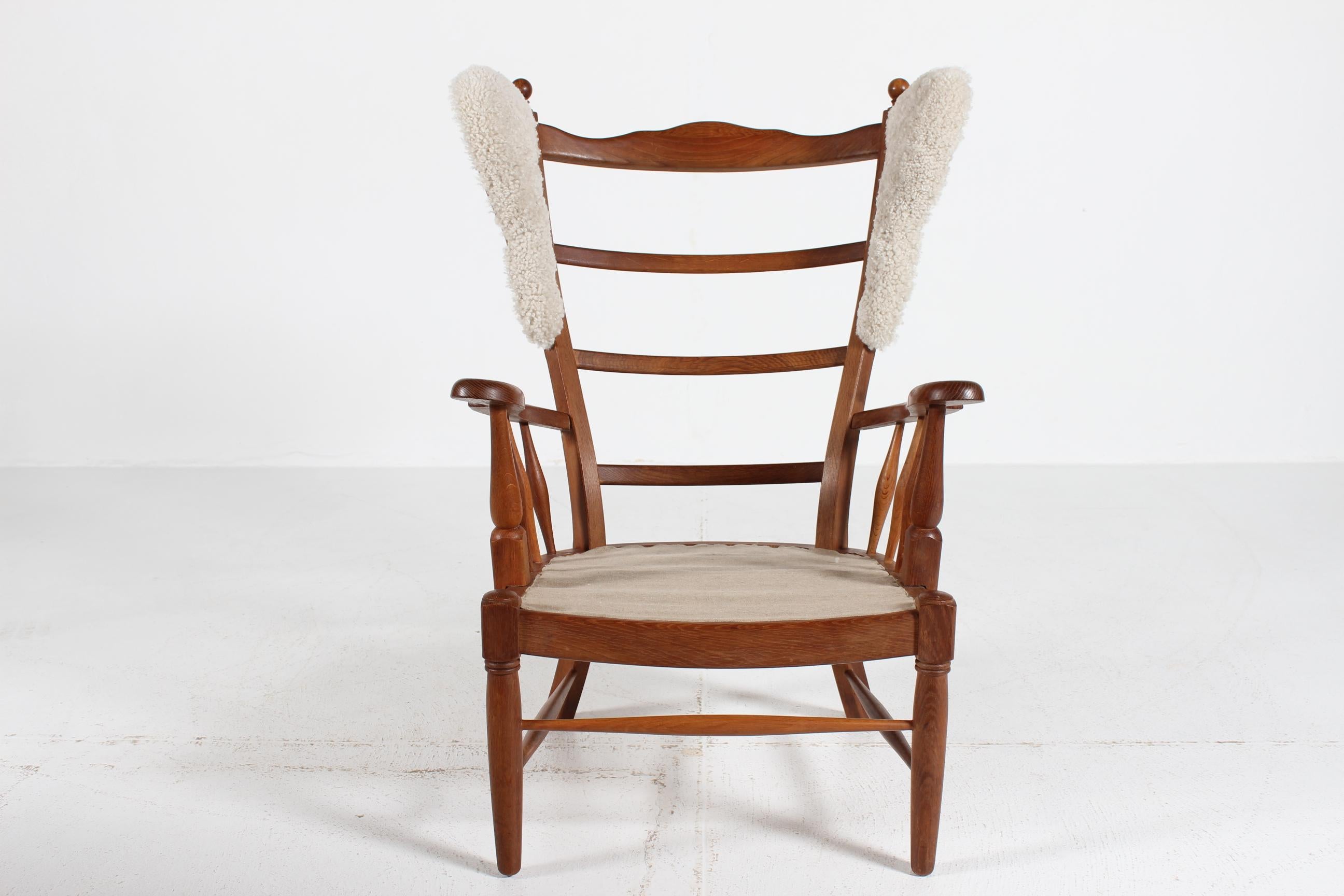 Stupenda poltrona con schienale alto in stile Henning Kjærnulf di Oak massiccio Danimarca anni '70 in vendita 5