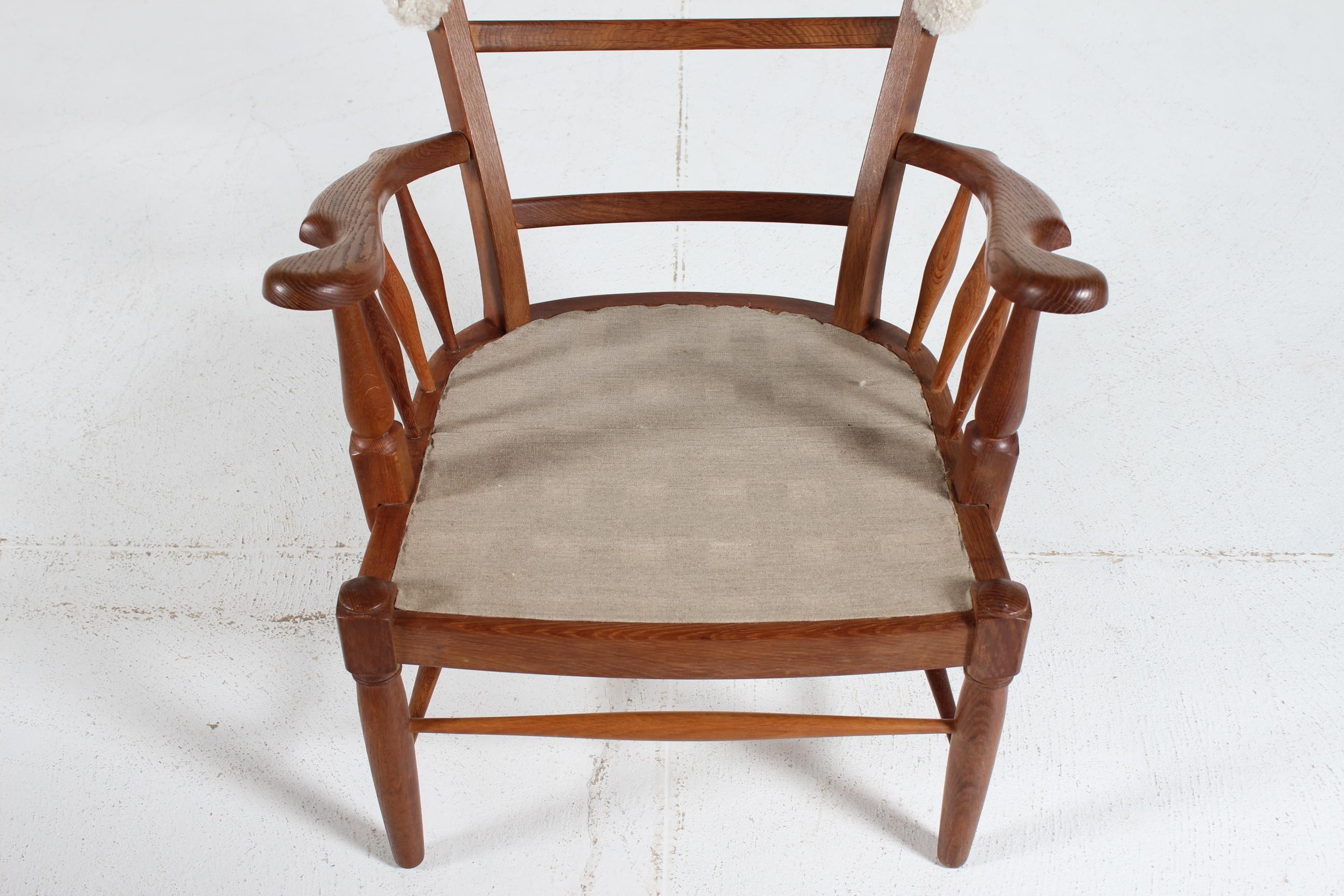 Stupenda poltrona con schienale alto in stile Henning Kjærnulf di Oak massiccio Danimarca anni '70 in vendita 6