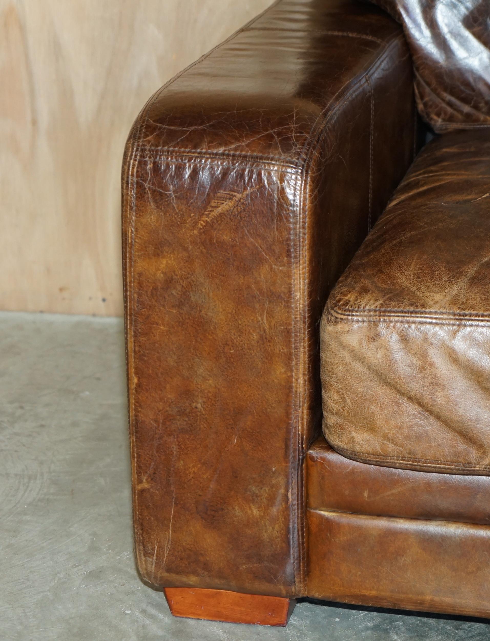 SOFÁ DE CUERO MARRÓN HALO SOHO QUE FORMA PARTE DE UNA SUITE en venta 3