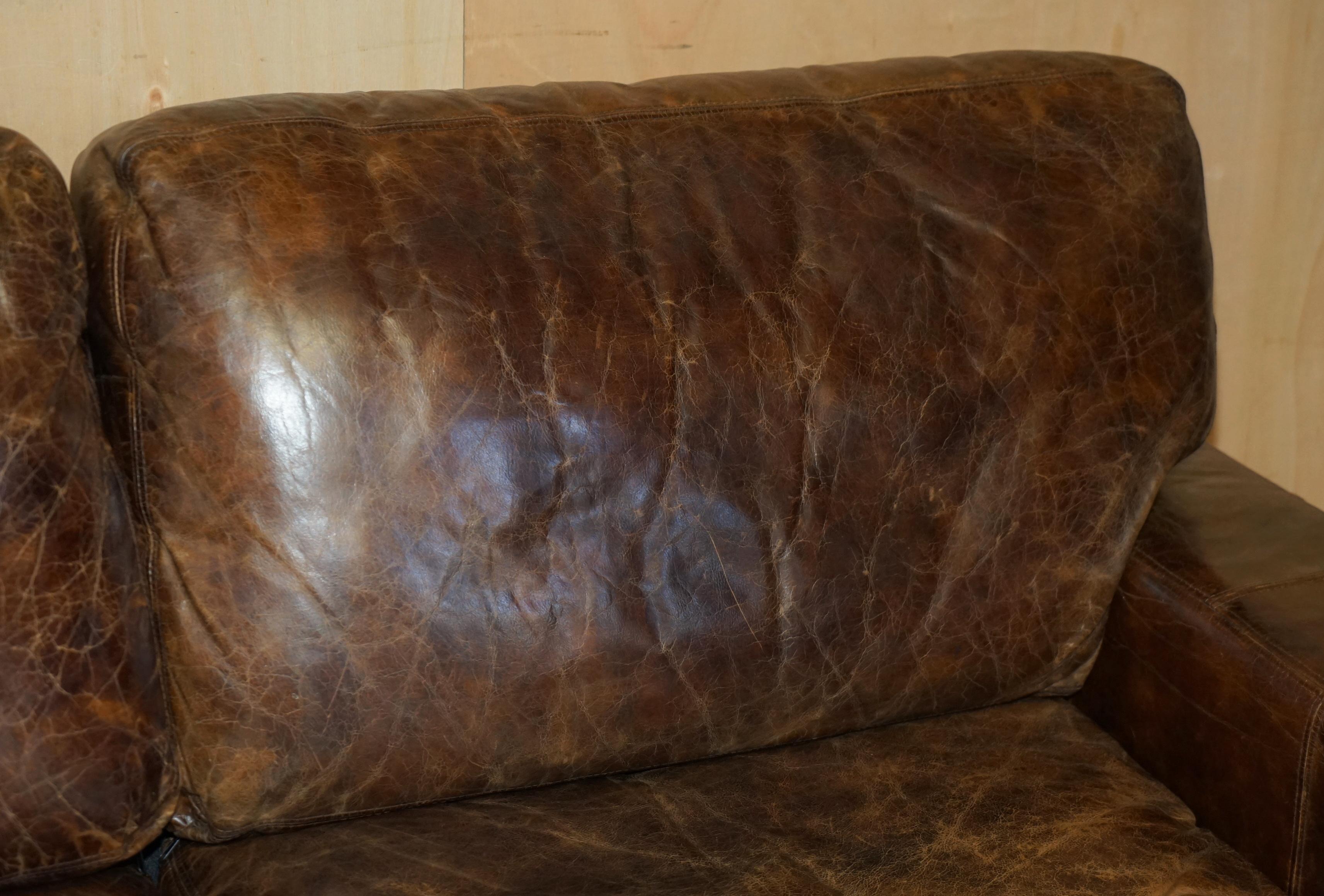 SOFÁ DE CUERO MARRÓN HALO SOHO QUE FORMA PARTE DE UNA SUITE Hecho a mano en venta